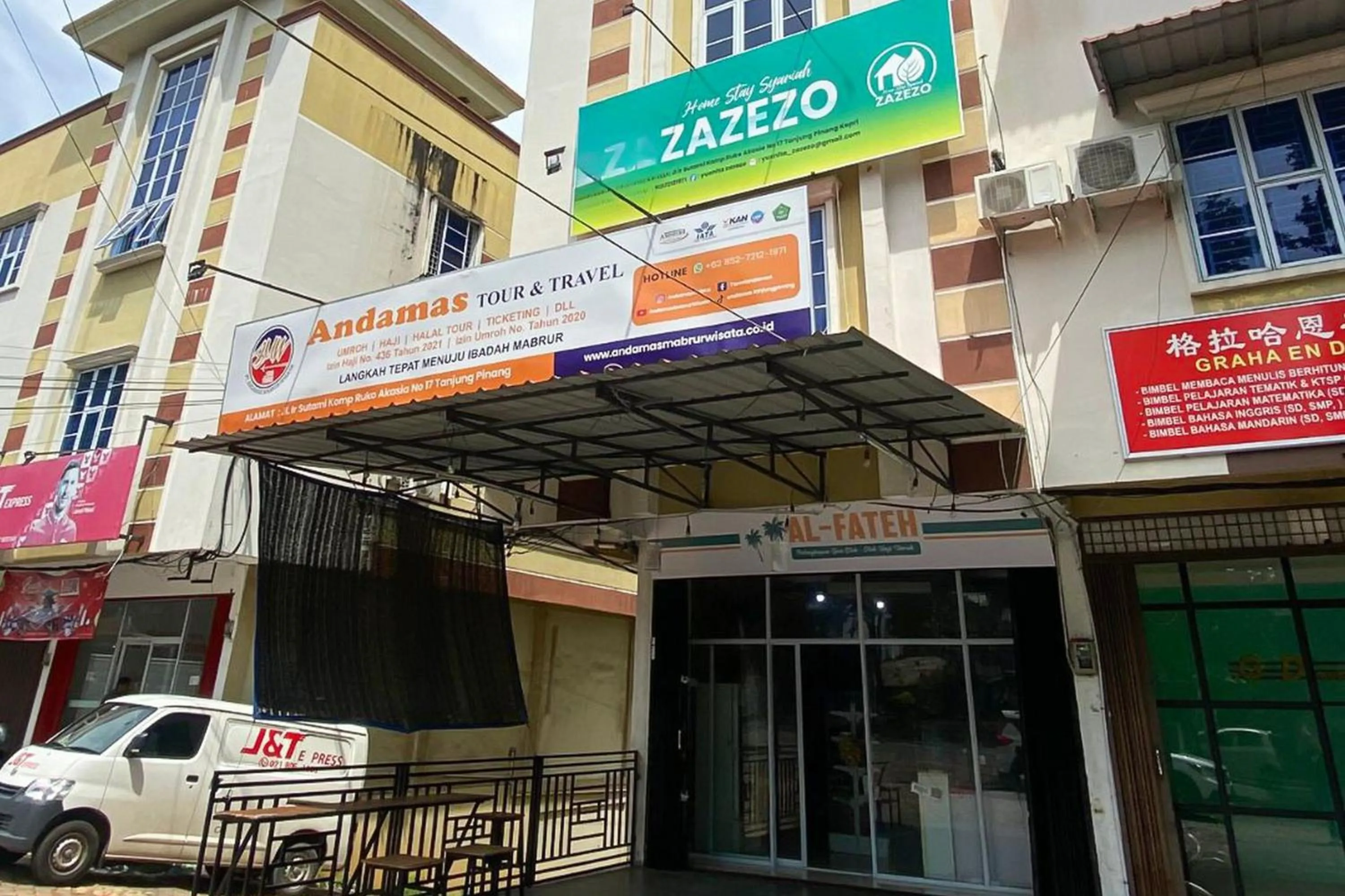 Facade/entrance in Zazezo Homestay Syariah RedPartner