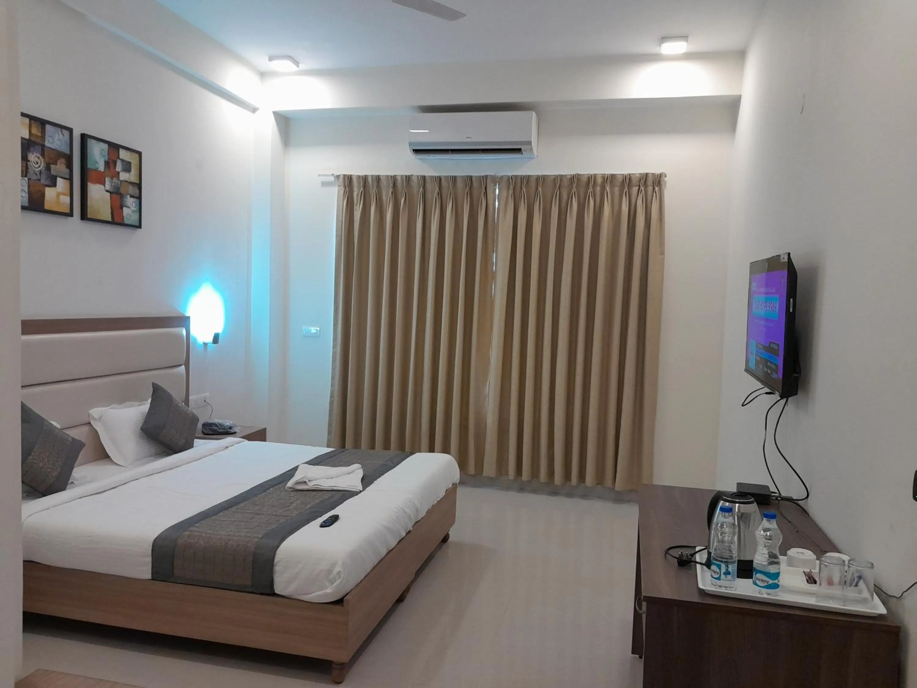 Bed in Hotel The Luxem