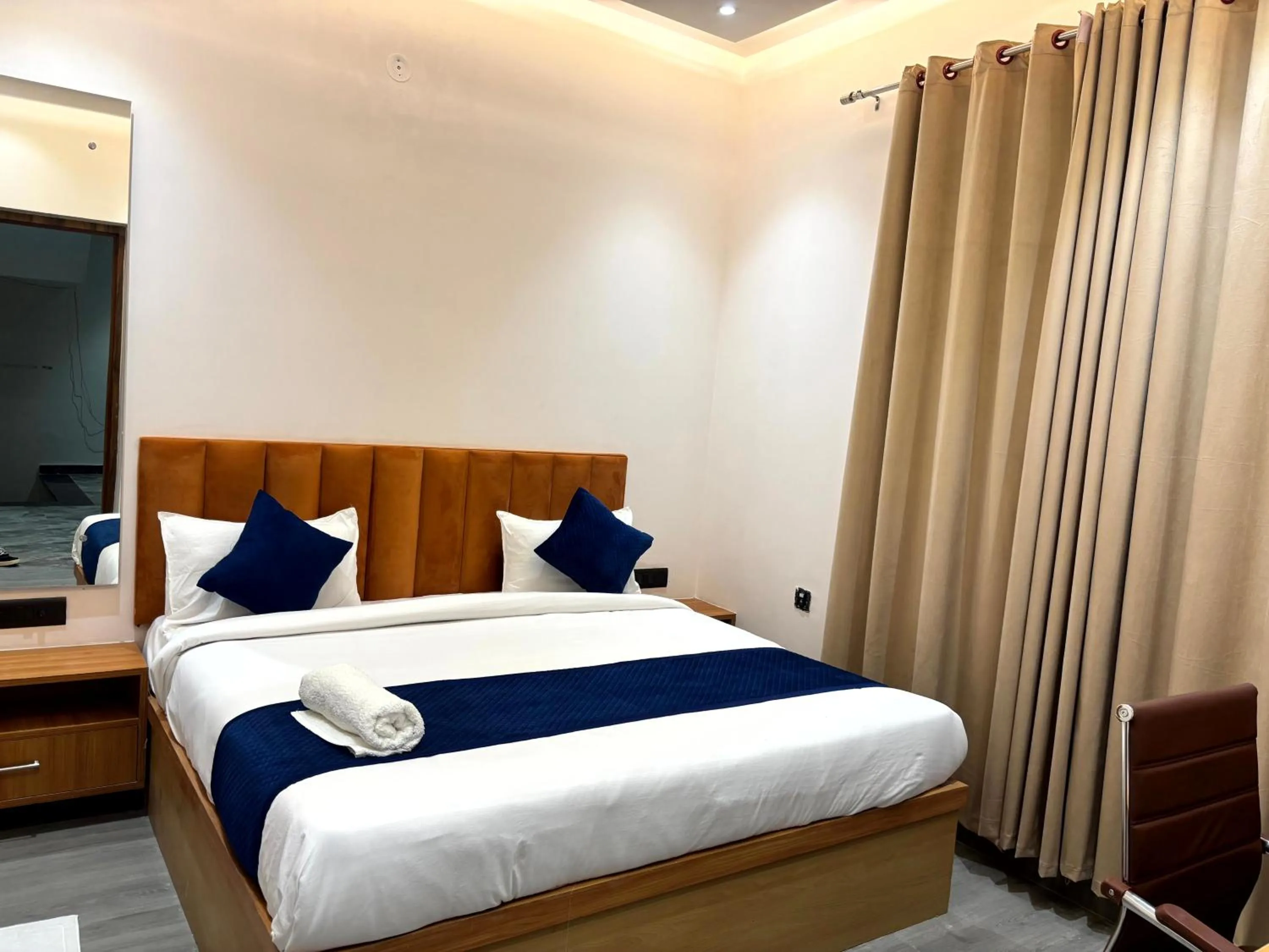 Bed in Hotel Taj Way by Jyoti Villa