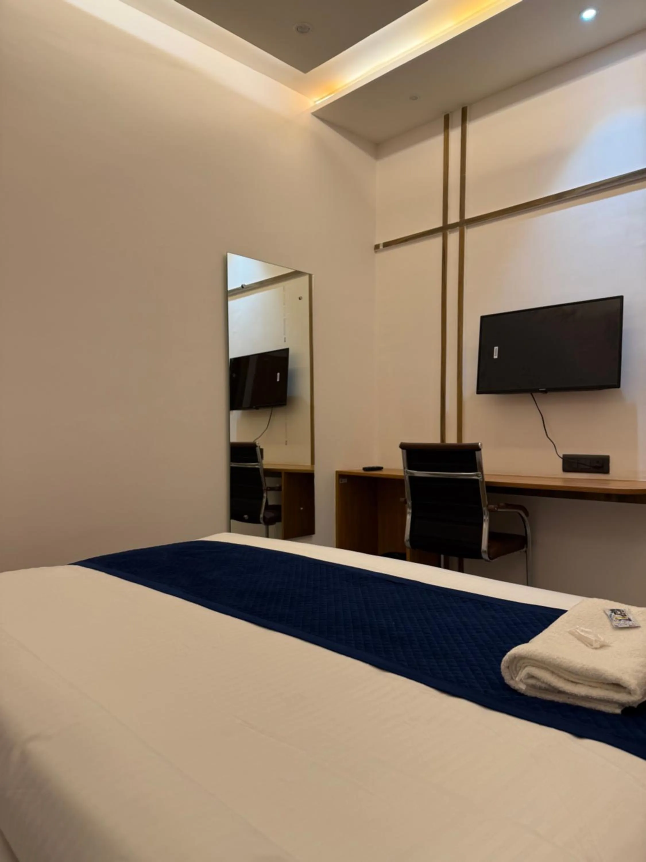 Bed in Hotel Taj Way by Jyoti Villa