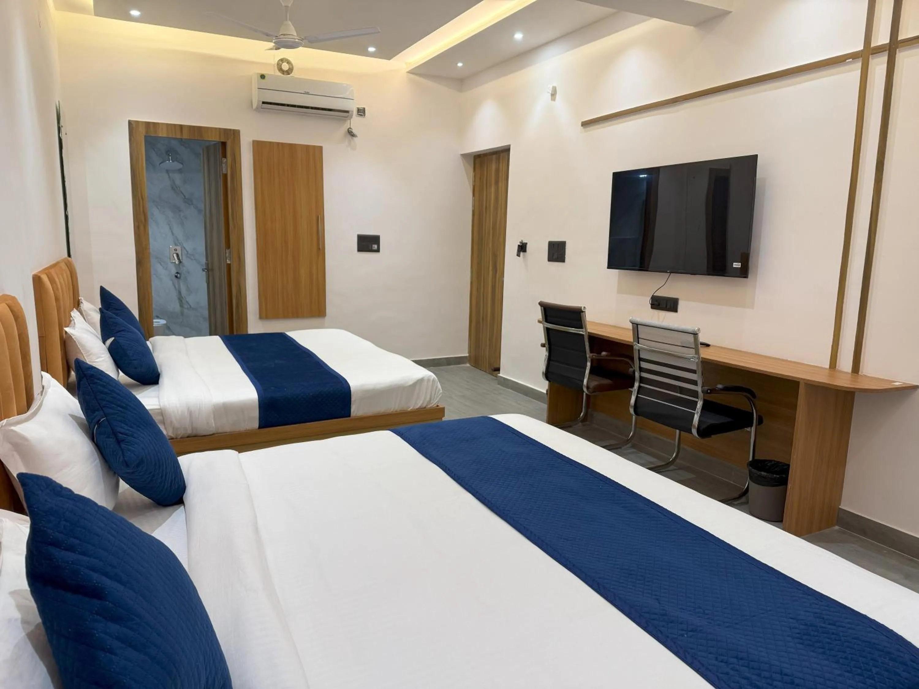 Bed in Hotel Taj Way by Jyoti Villa