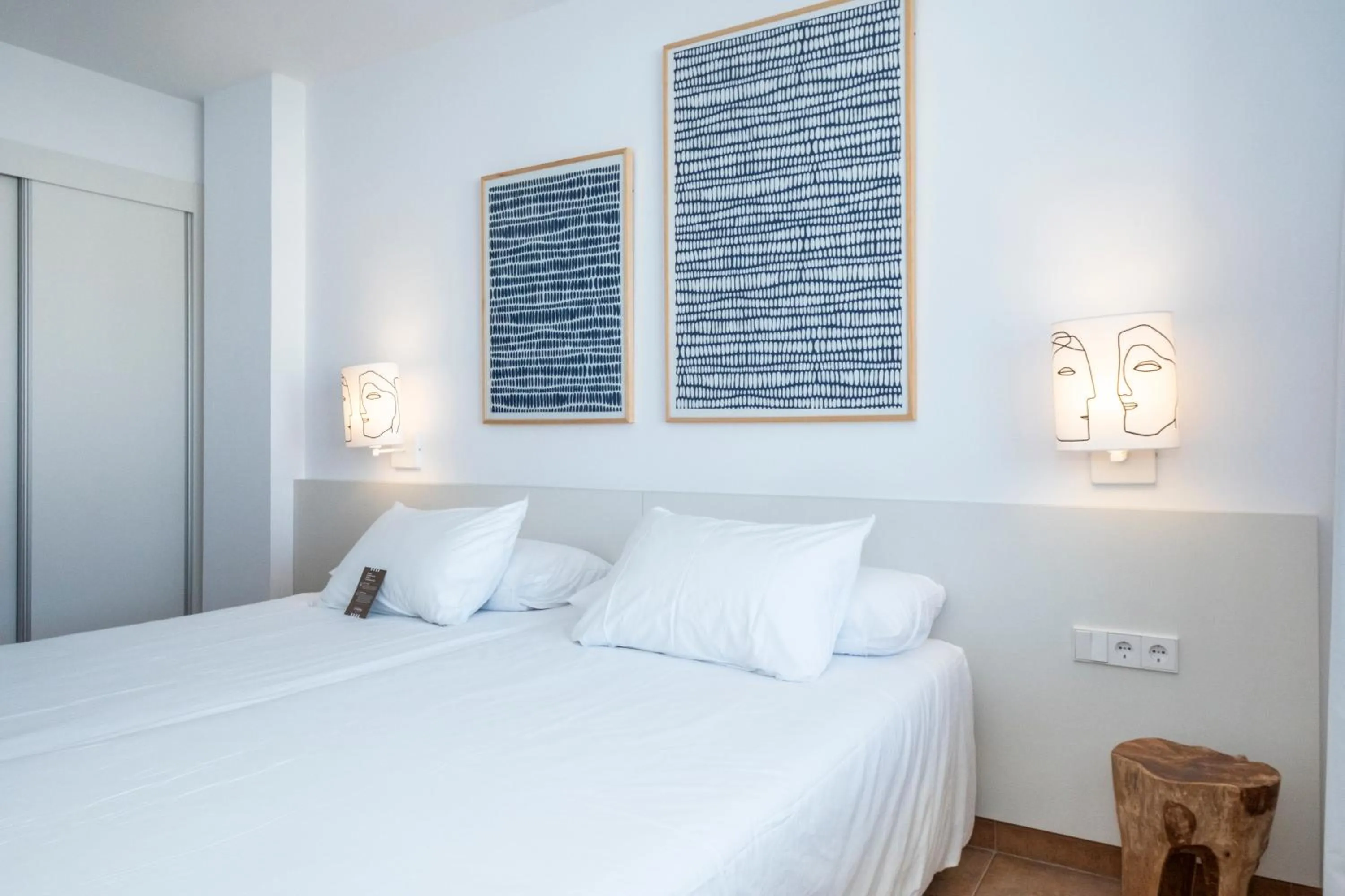 Bedroom, Bed in Calallonga Hotel Menorca