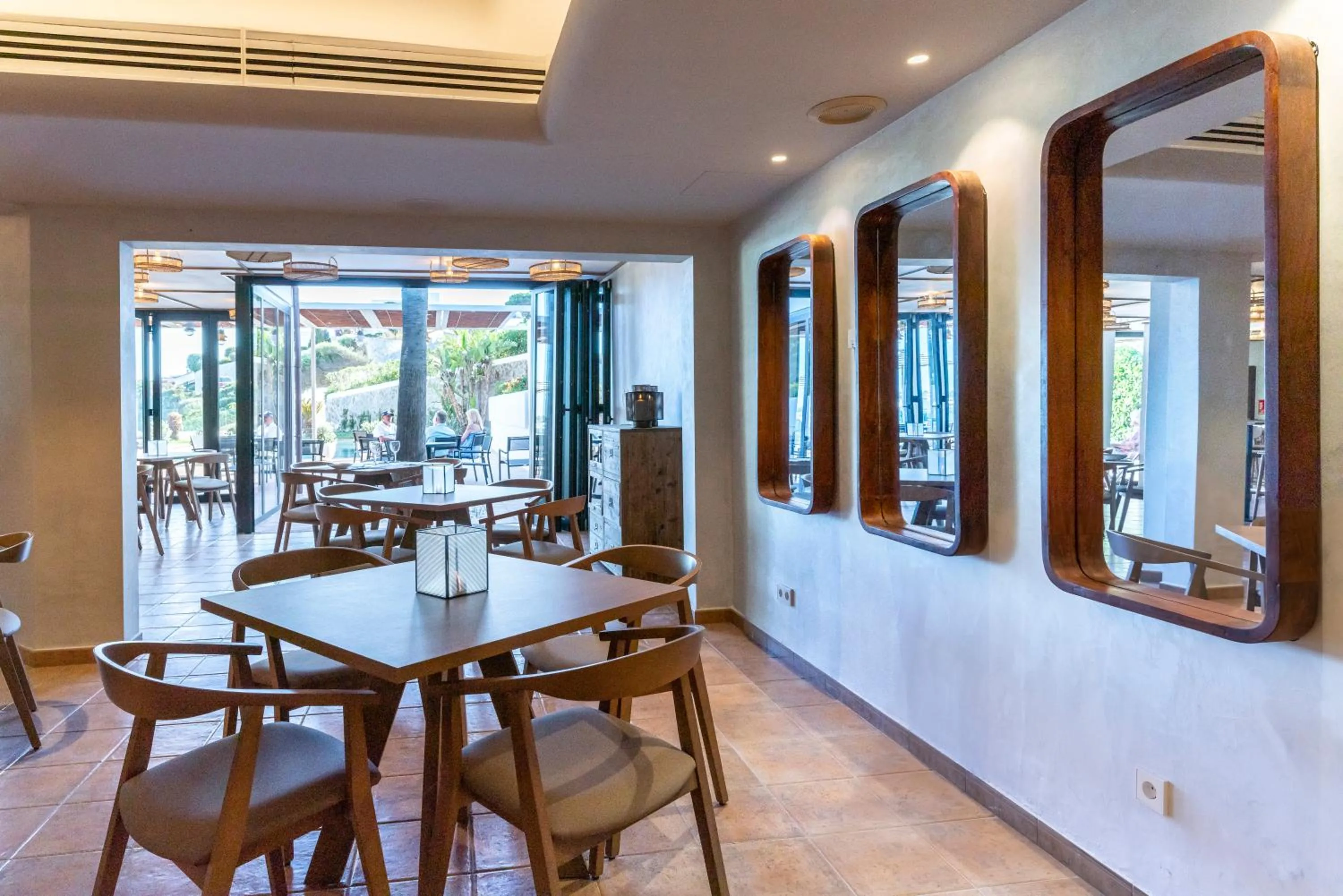 Restaurant/places to eat in Calallonga Hotel Menorca