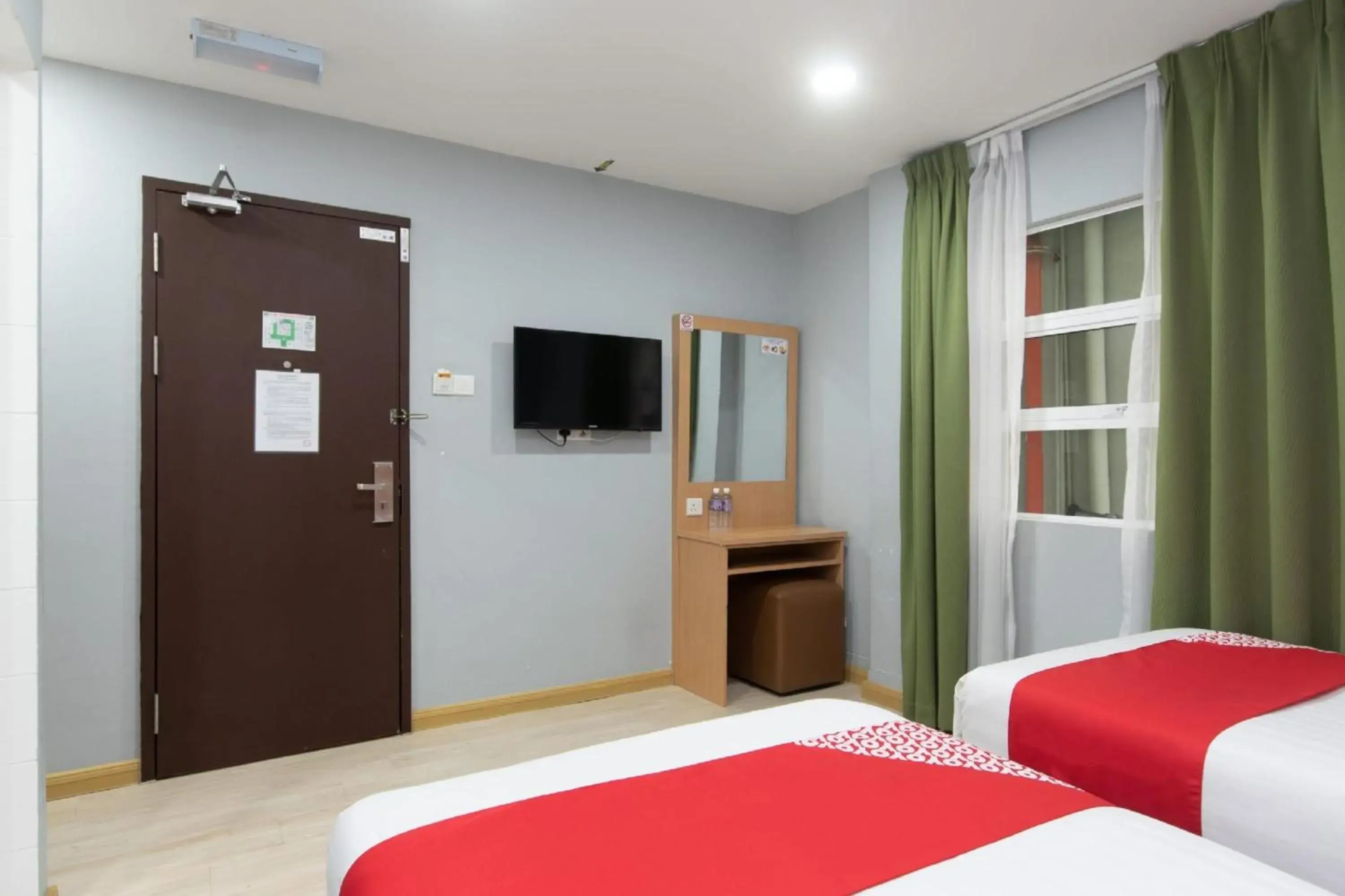 Deluxe Twin Room in Capital O 89344 Labuan Avenue Hotel Deluxe Twin Room in Capital O 89344 Labuan Avenue Hotel