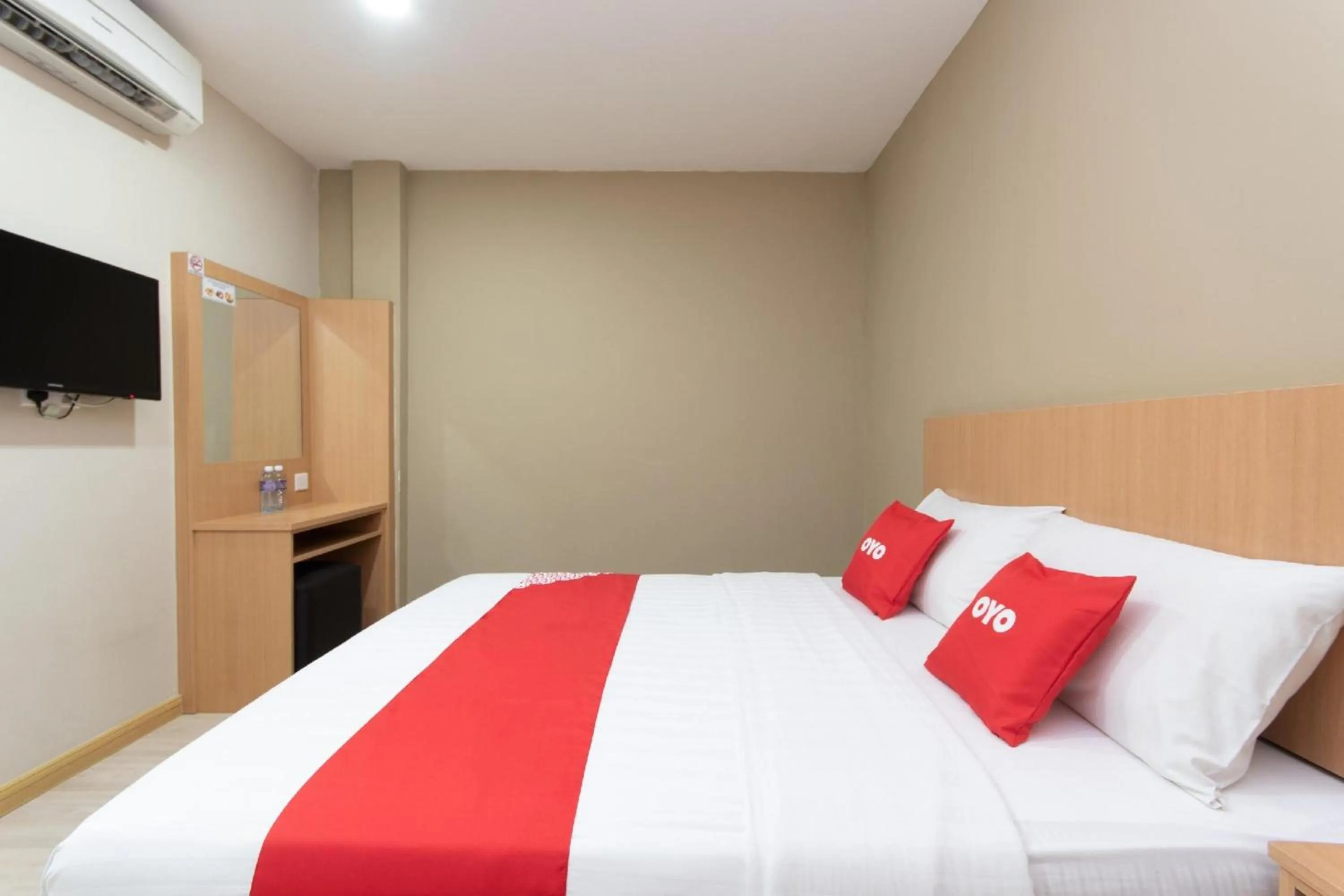 Photo of the whole room in Capital O 89344 Labuan Avenue Hotel