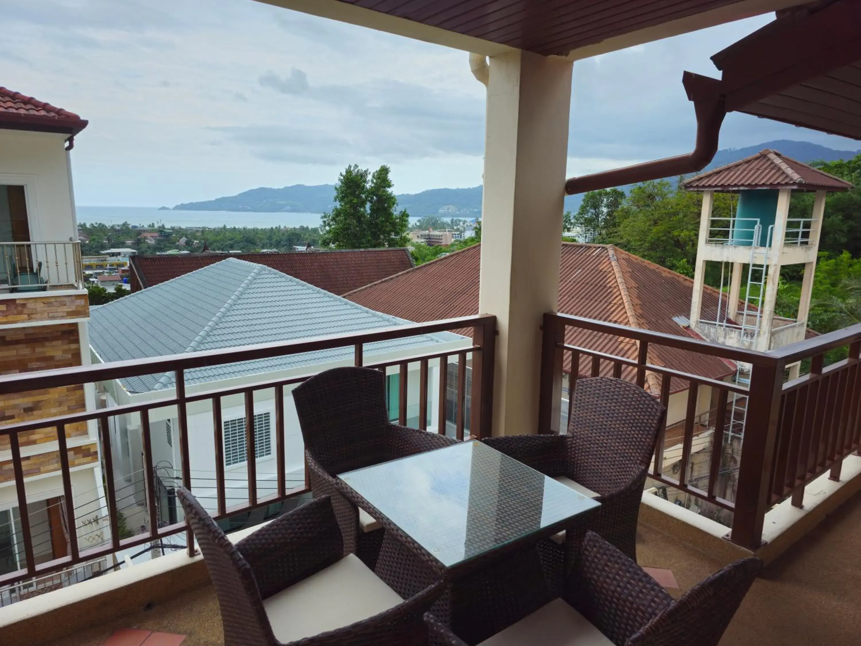 Three-Bedroom Apartment with Sea View in Sai Rougn apartment Three-Bedroom Apartment with Sea View in Sai Rougn apartment