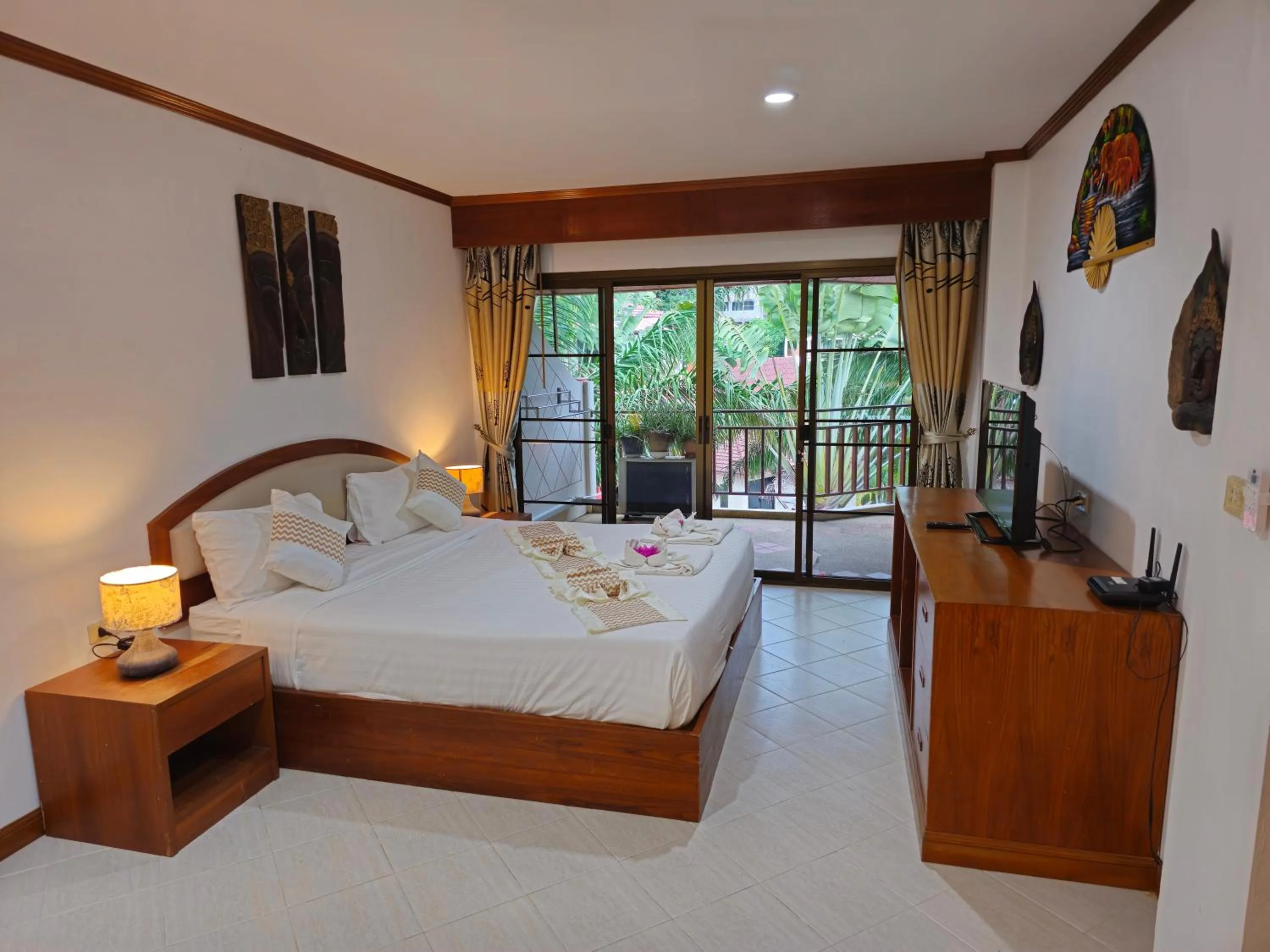 Three-Bedroom Apartment with Sea View in Sai Rougn apartment