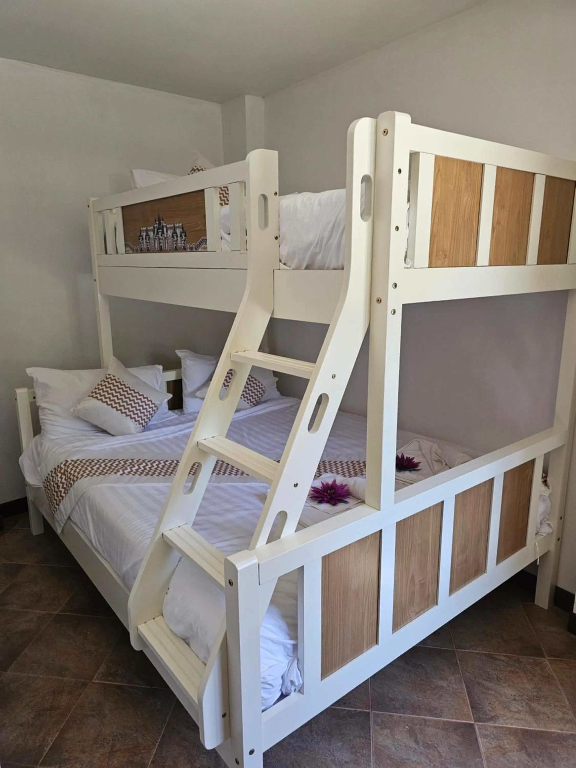 Bed in Sai Rougn apartment