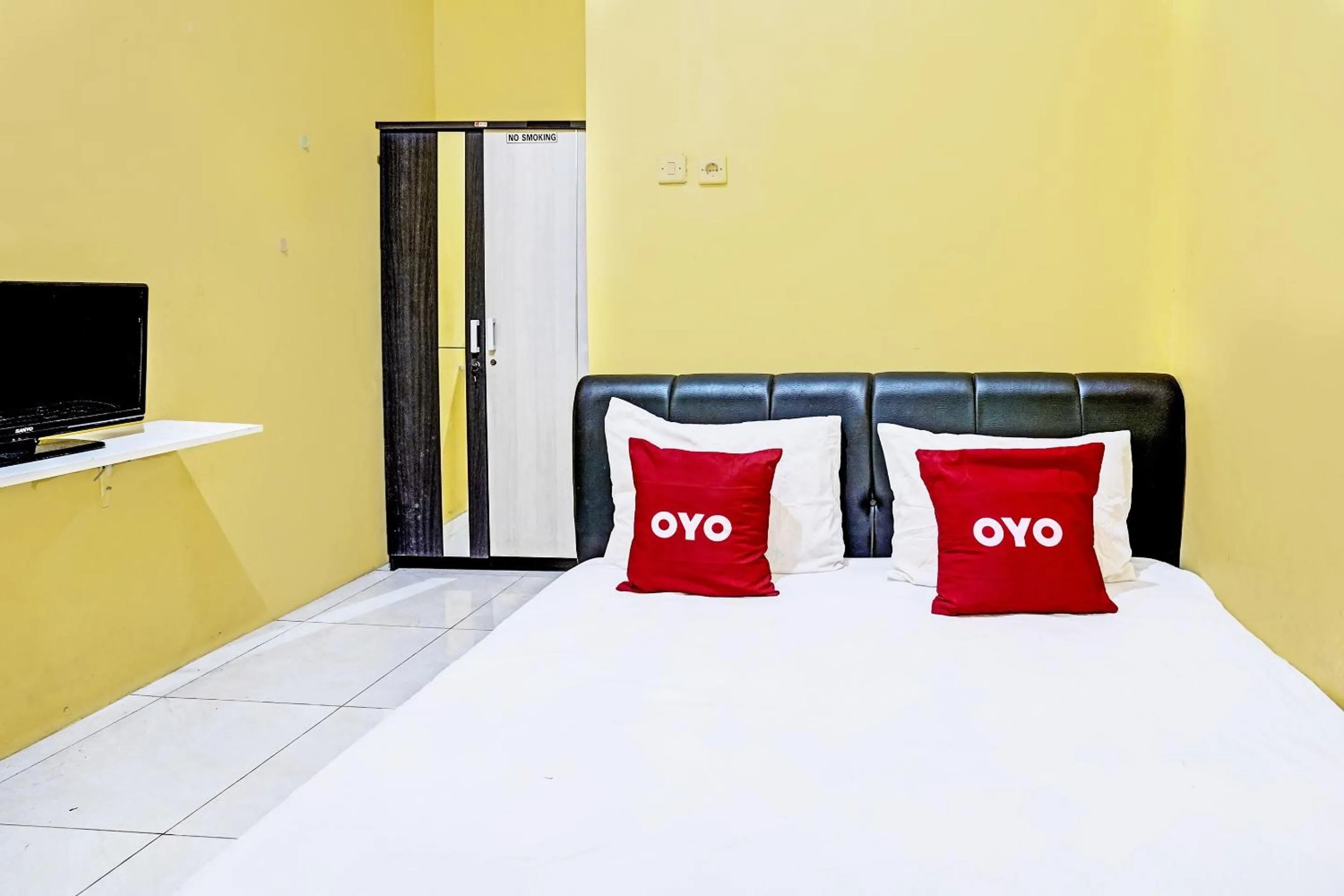 Bedroom, Bed in OYO 91795 Kos Jeehel Syariah