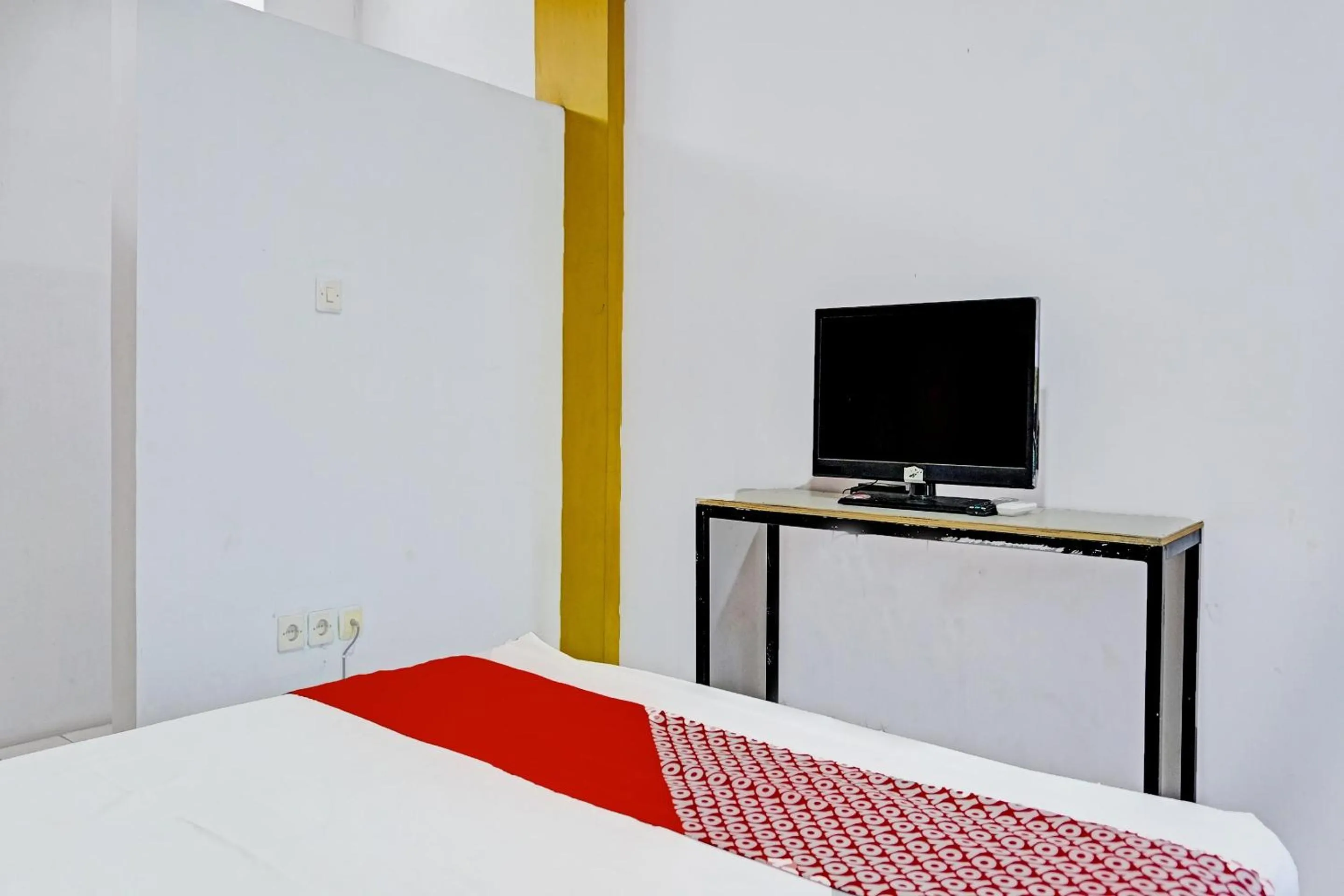 Bedroom in OYO 91796 Guest House Ghalta Syariah