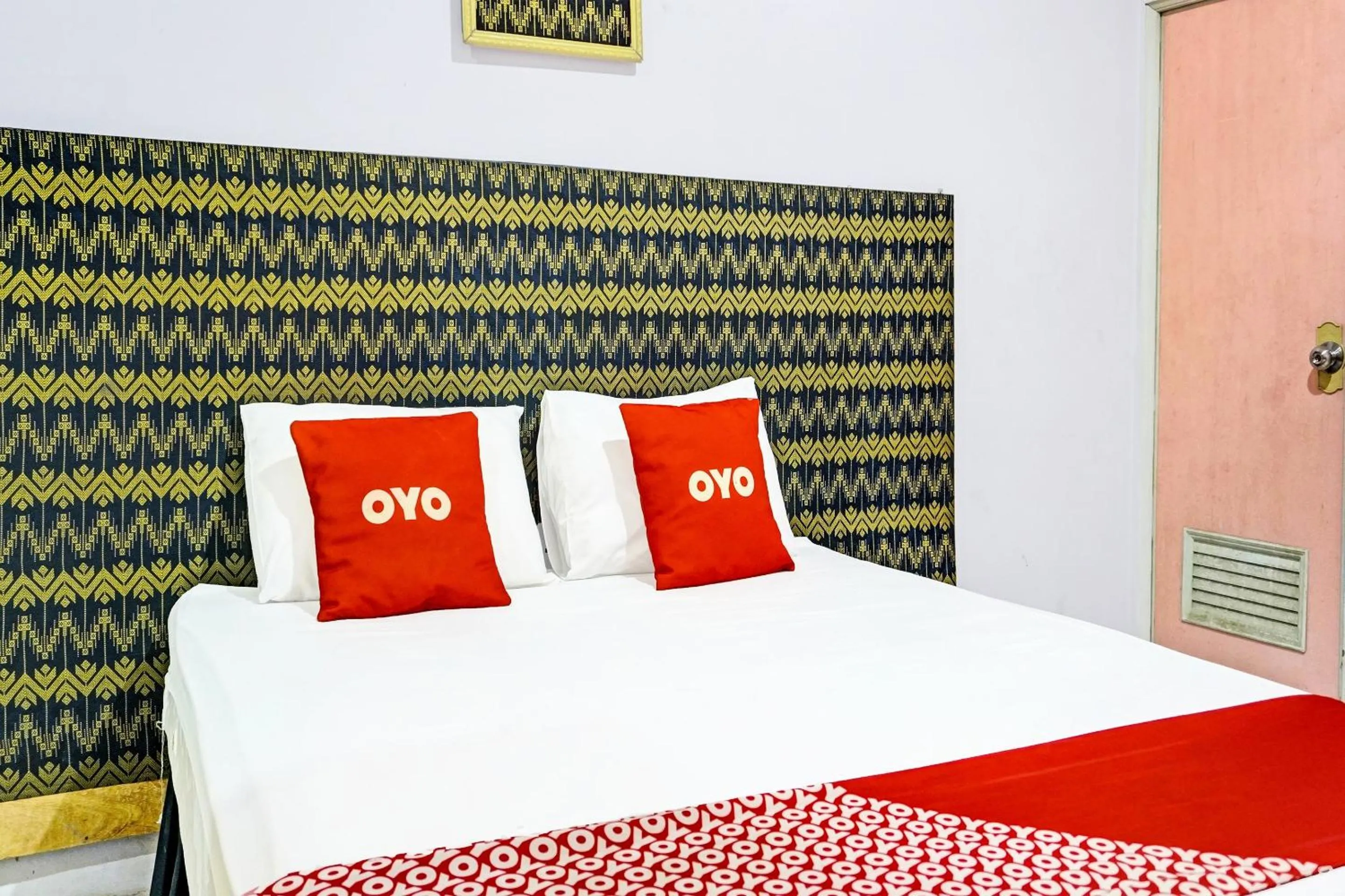 Bedroom in OYO 91796 Guest House Ghalta Syariah