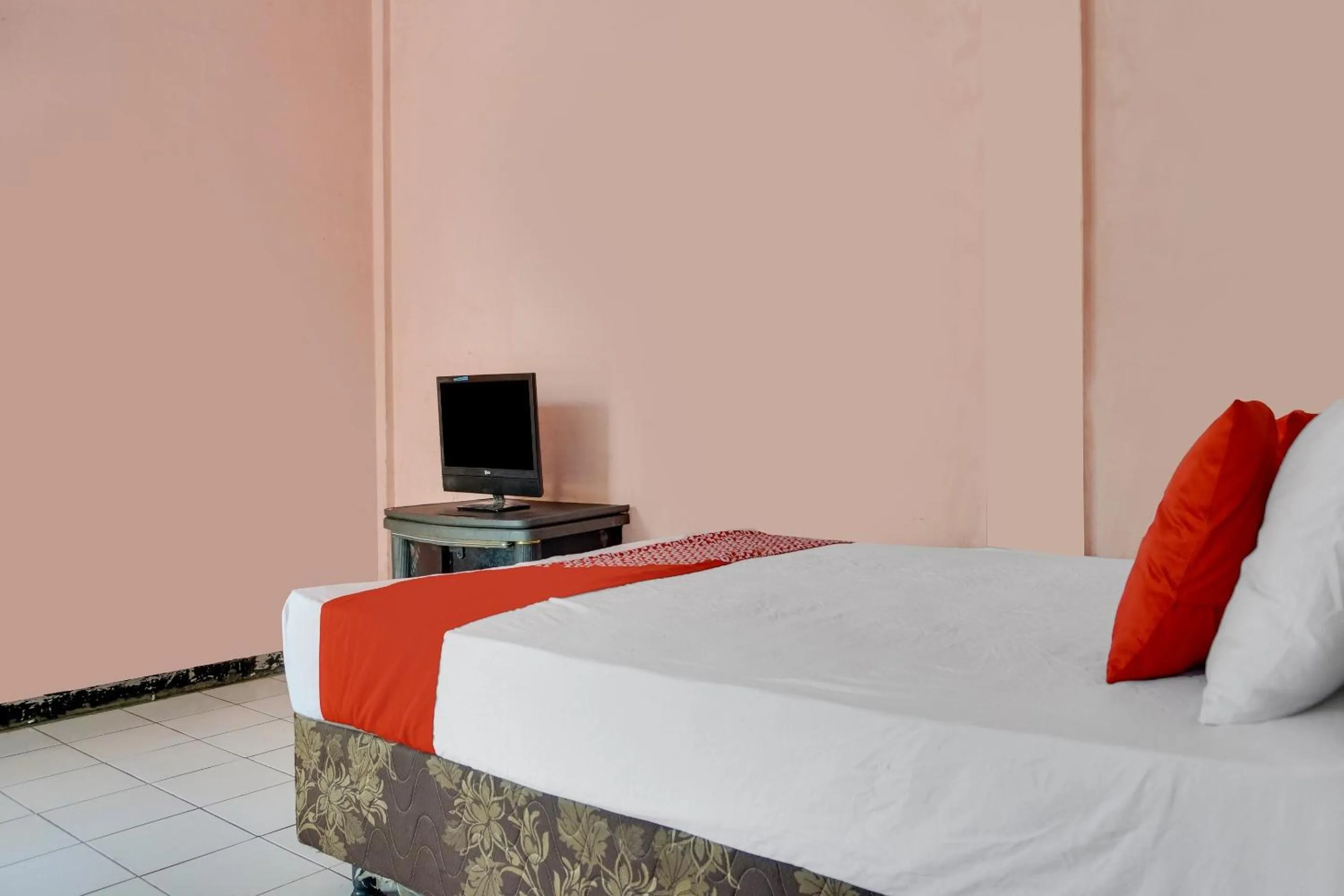 Bedroom, Bed in Hotel O Mutiara Guest House