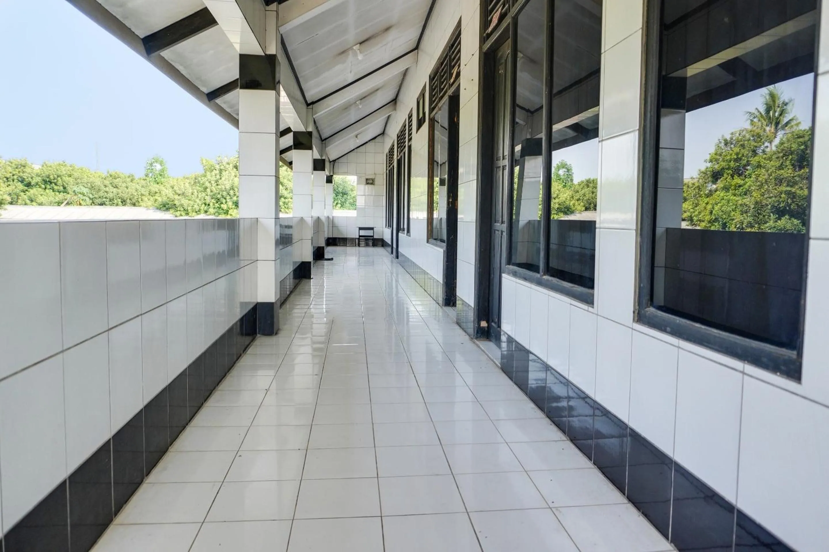 Lobby or reception in Hotel O Mutiara Guest House