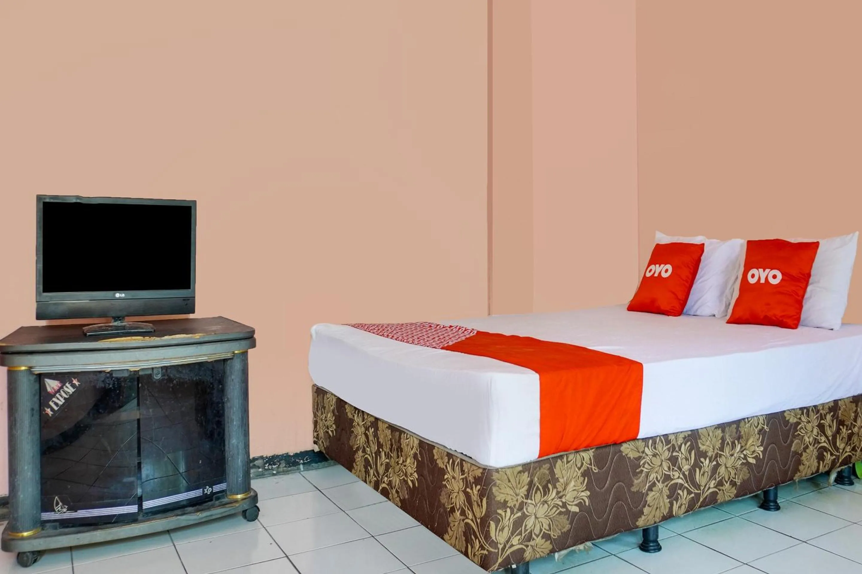 Bedroom, Bed in Hotel O Mutiara Guest House