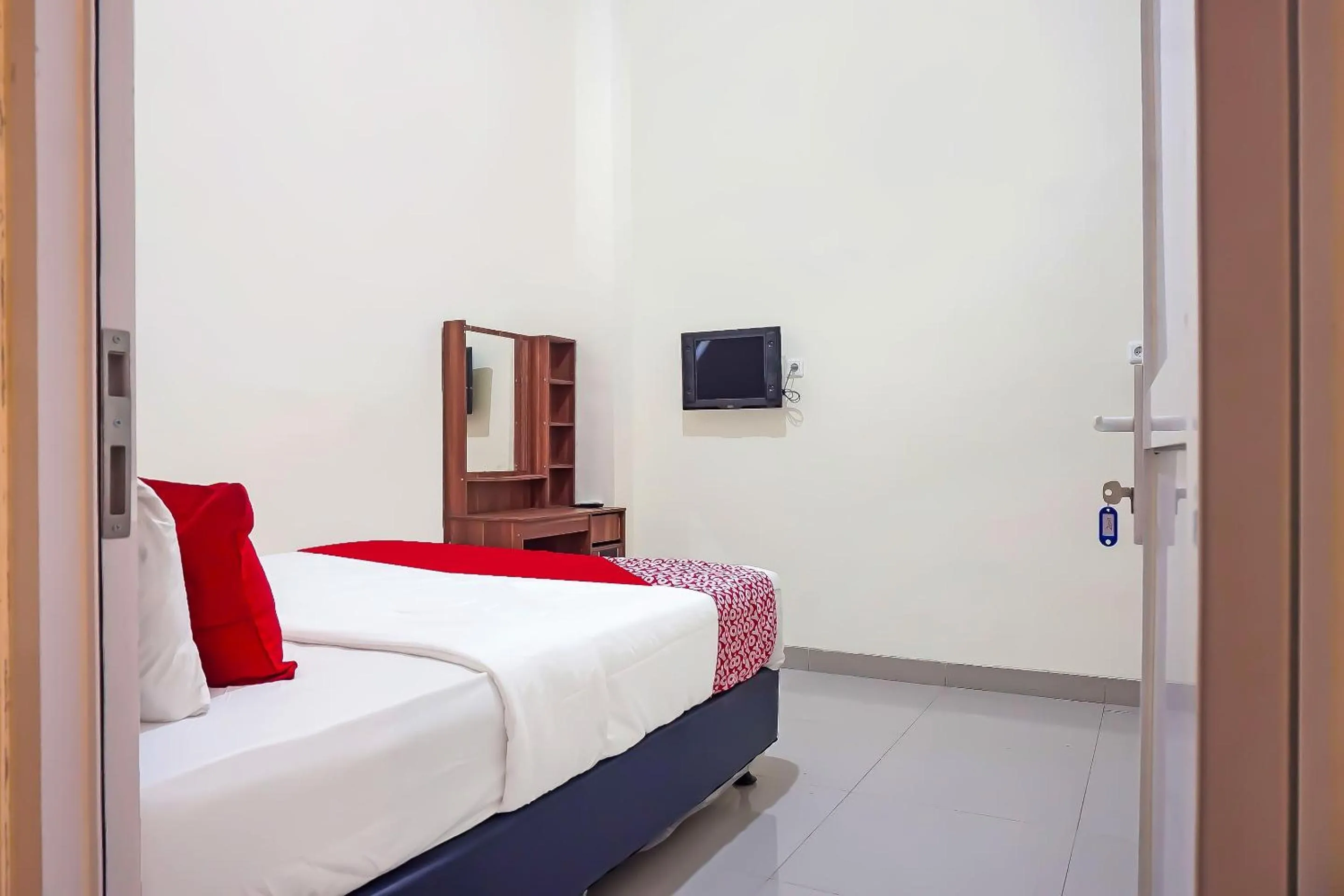 Bedroom, Bed in Capital O 91790 S1 Residence