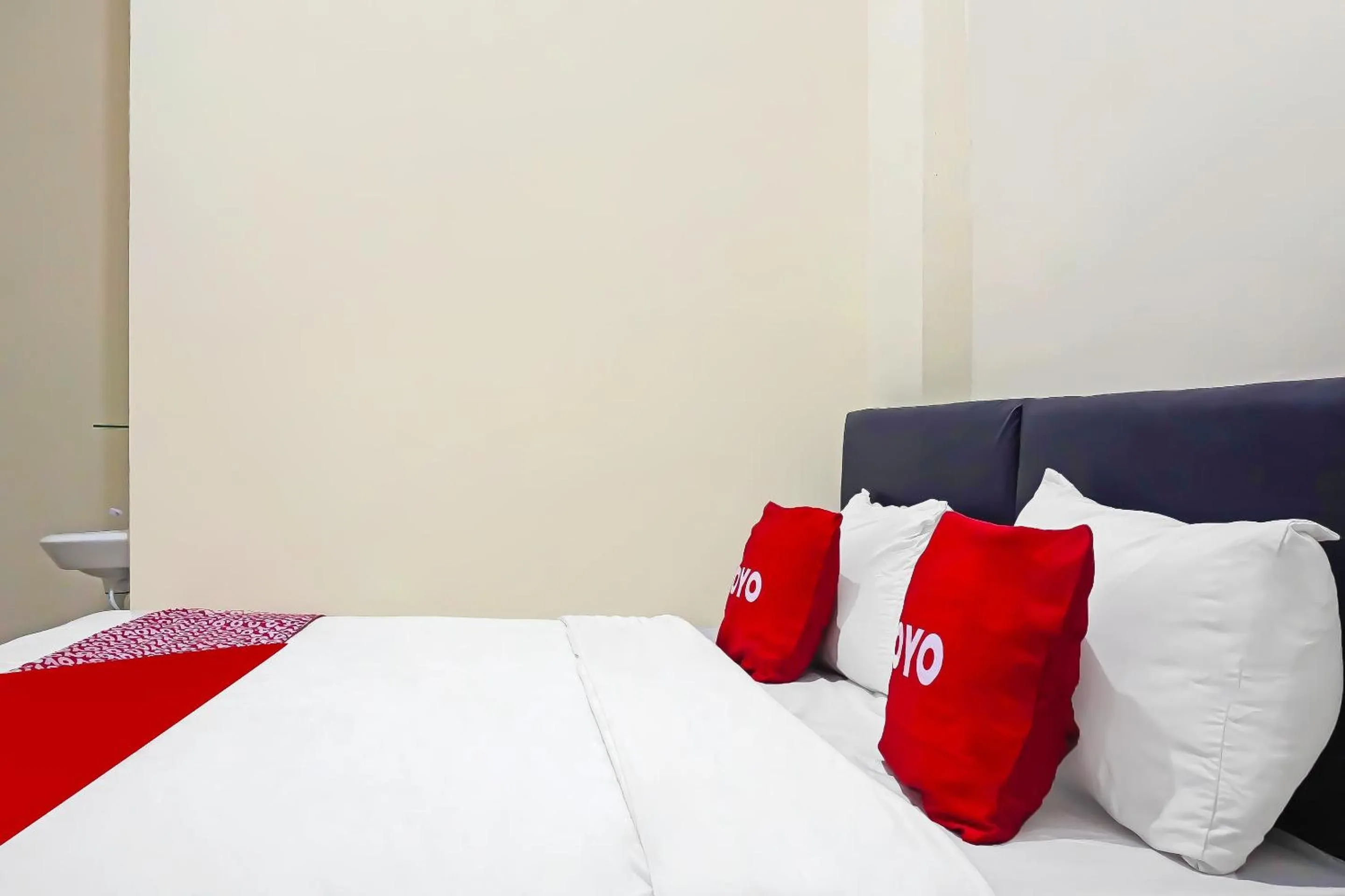 Bedroom, Bed in Capital O 91790 S1 Residence