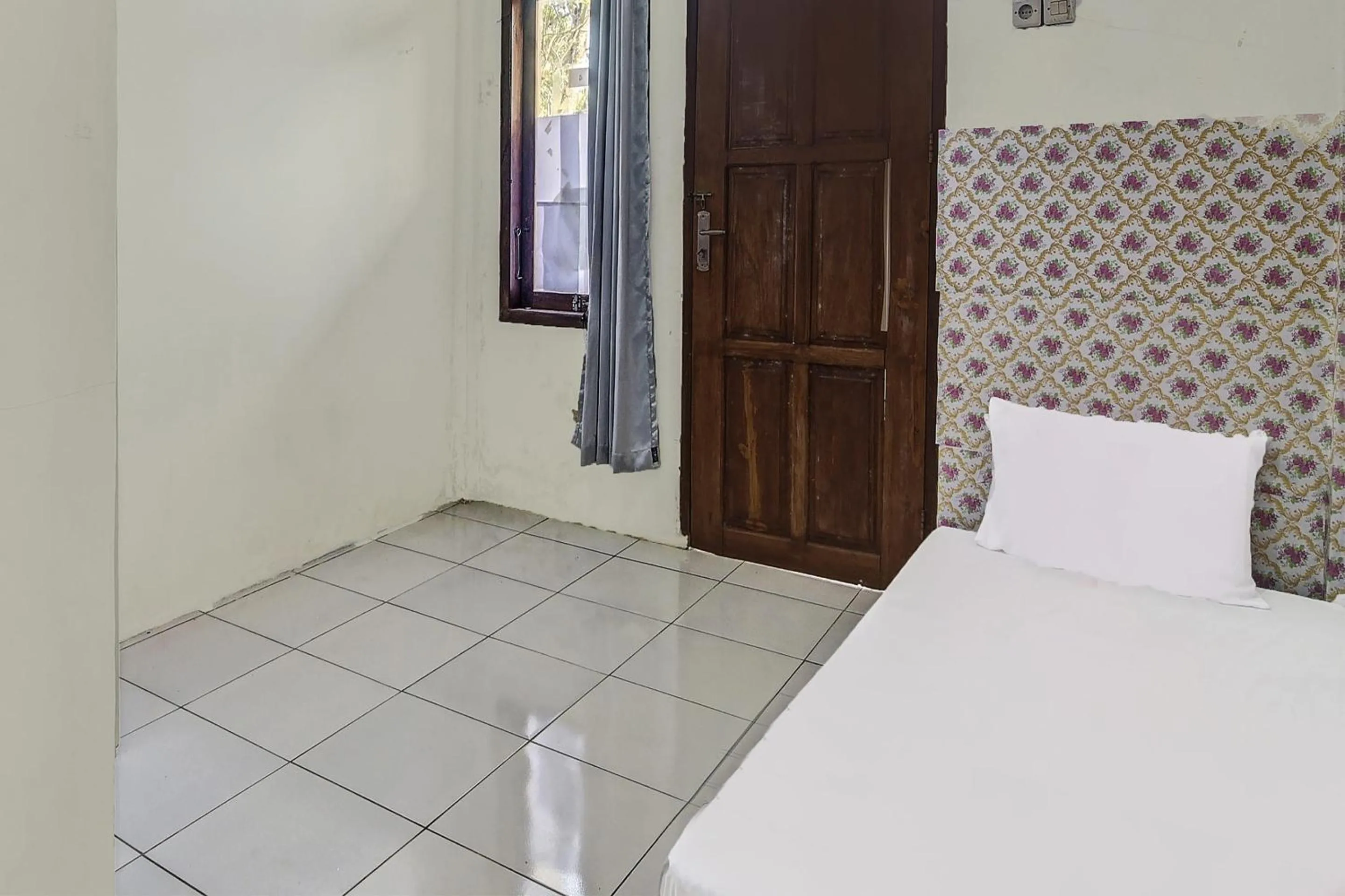 Bedroom, Bed in Hotel O Sosonopan Homestay Near LANTAMAL VIII MANADO