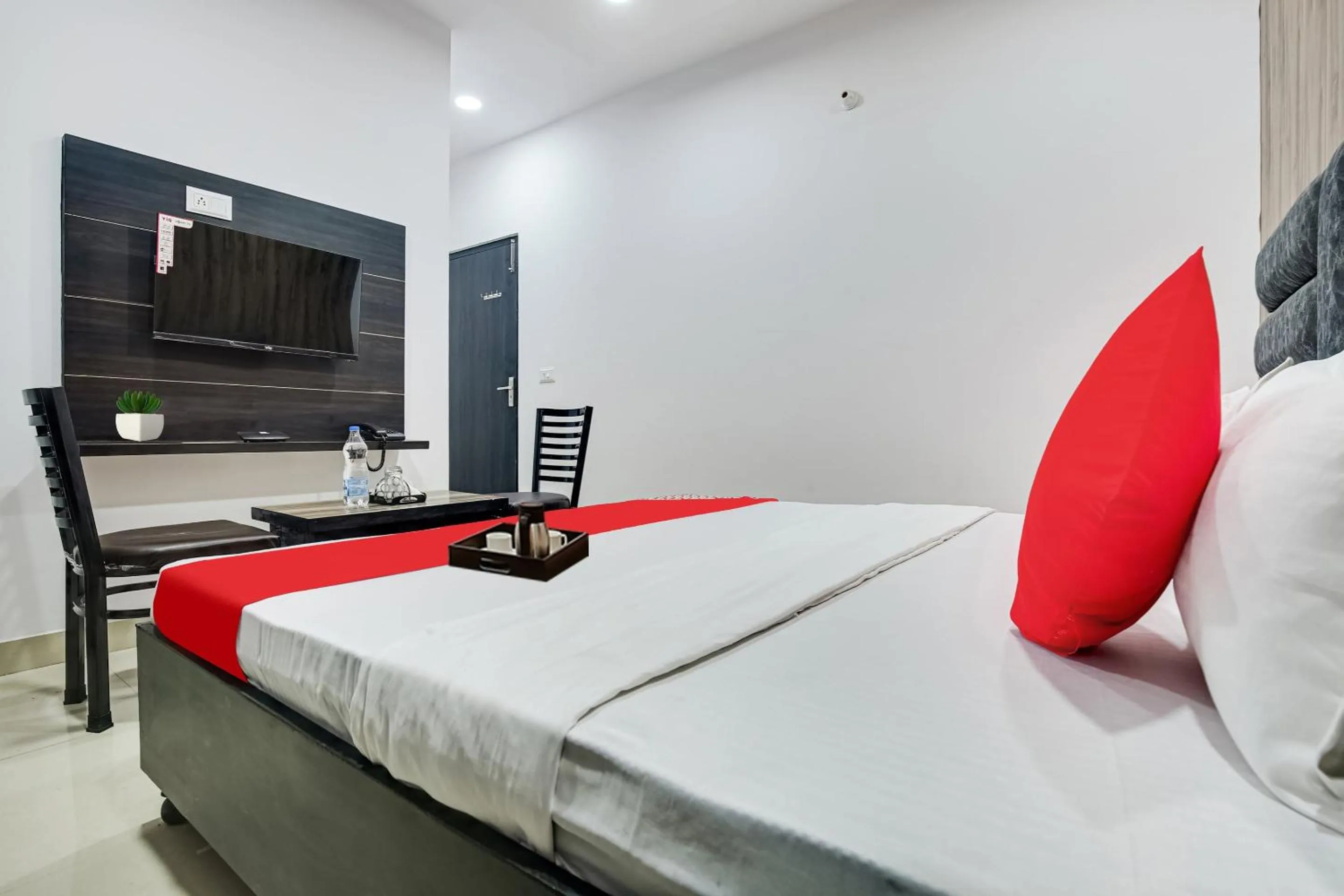 Bedroom, Bed in Hotel O City Stay