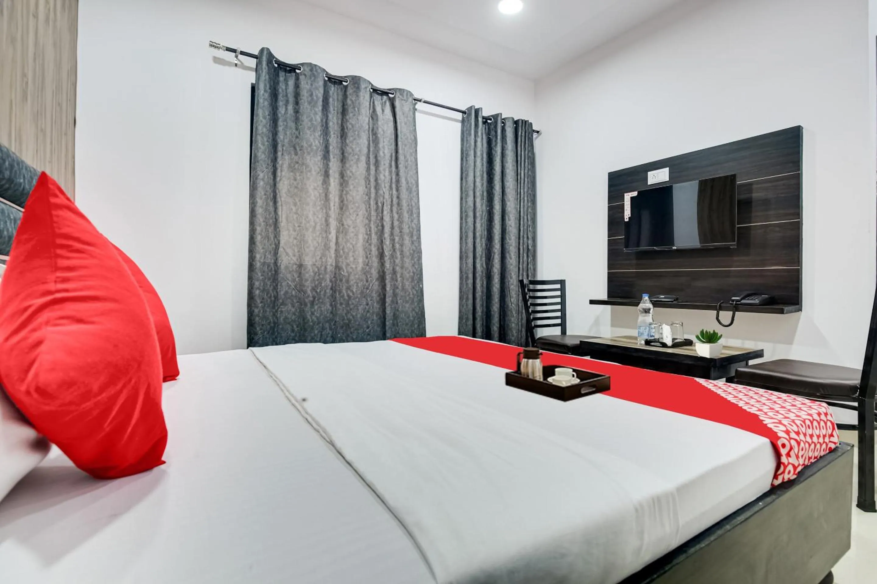 Bedroom, Bed in Hotel O City Stay