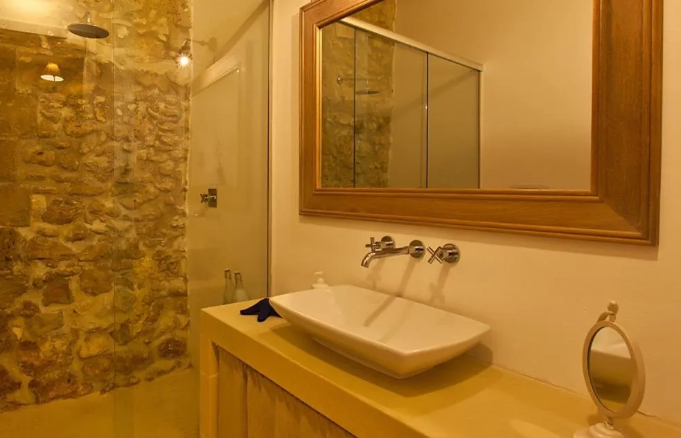 Shower in Borgo Rosso Terra