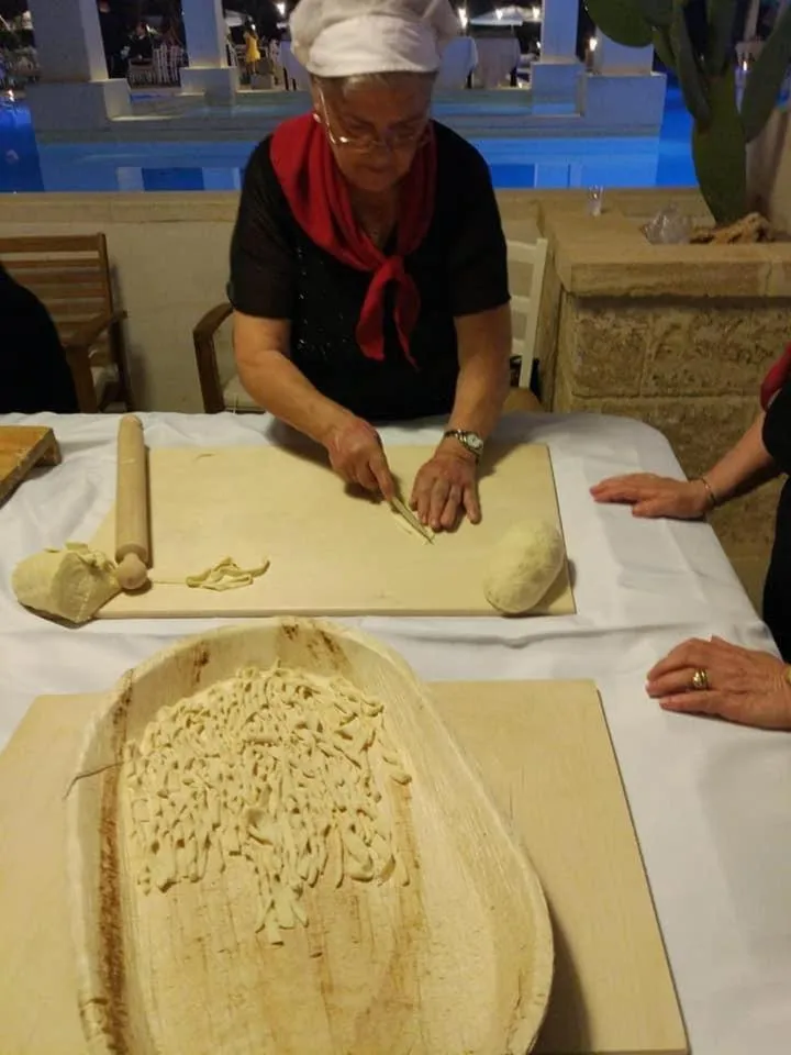 People in Borgo Rosso Terra