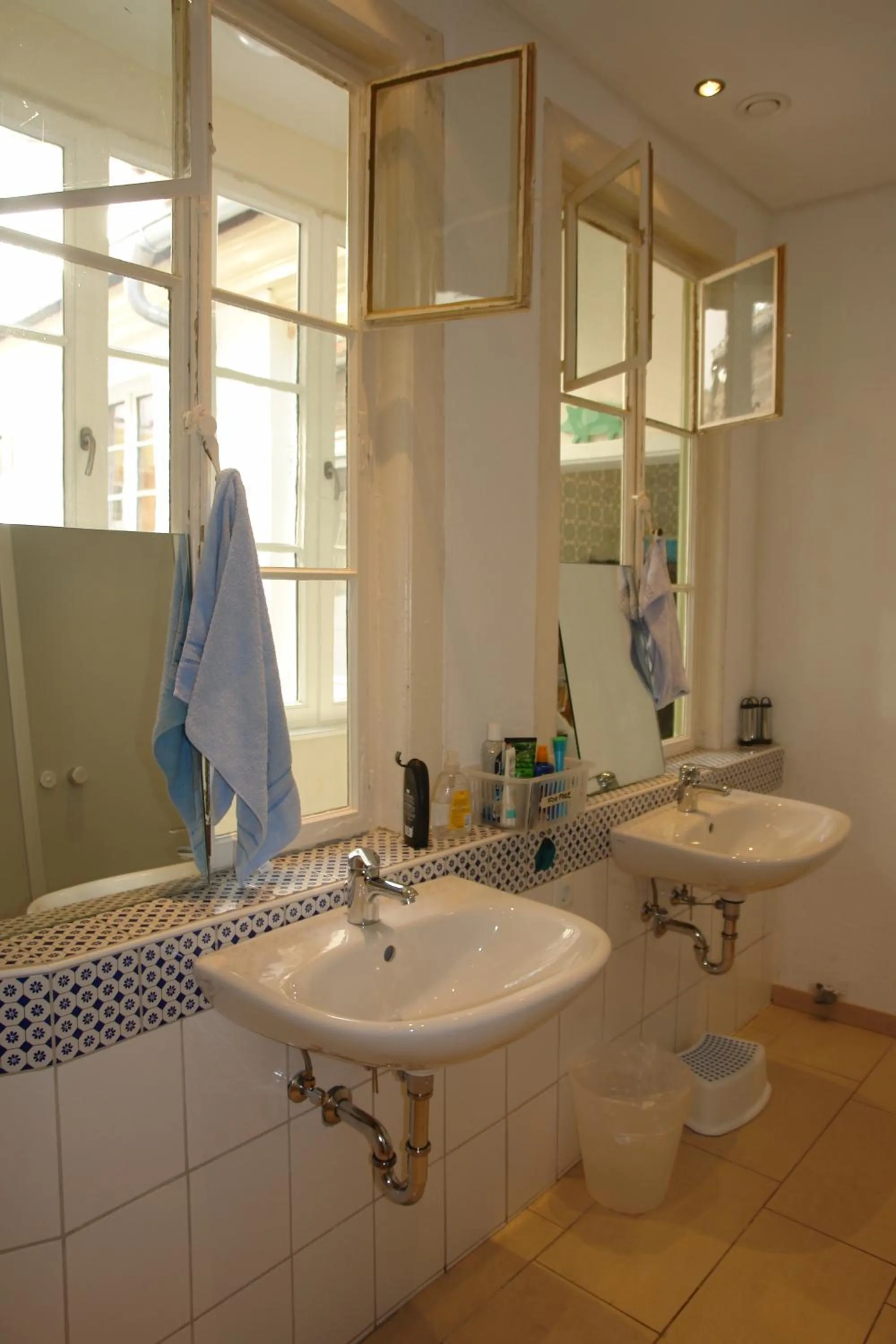 Bathroom in Lotte - The Backpackers