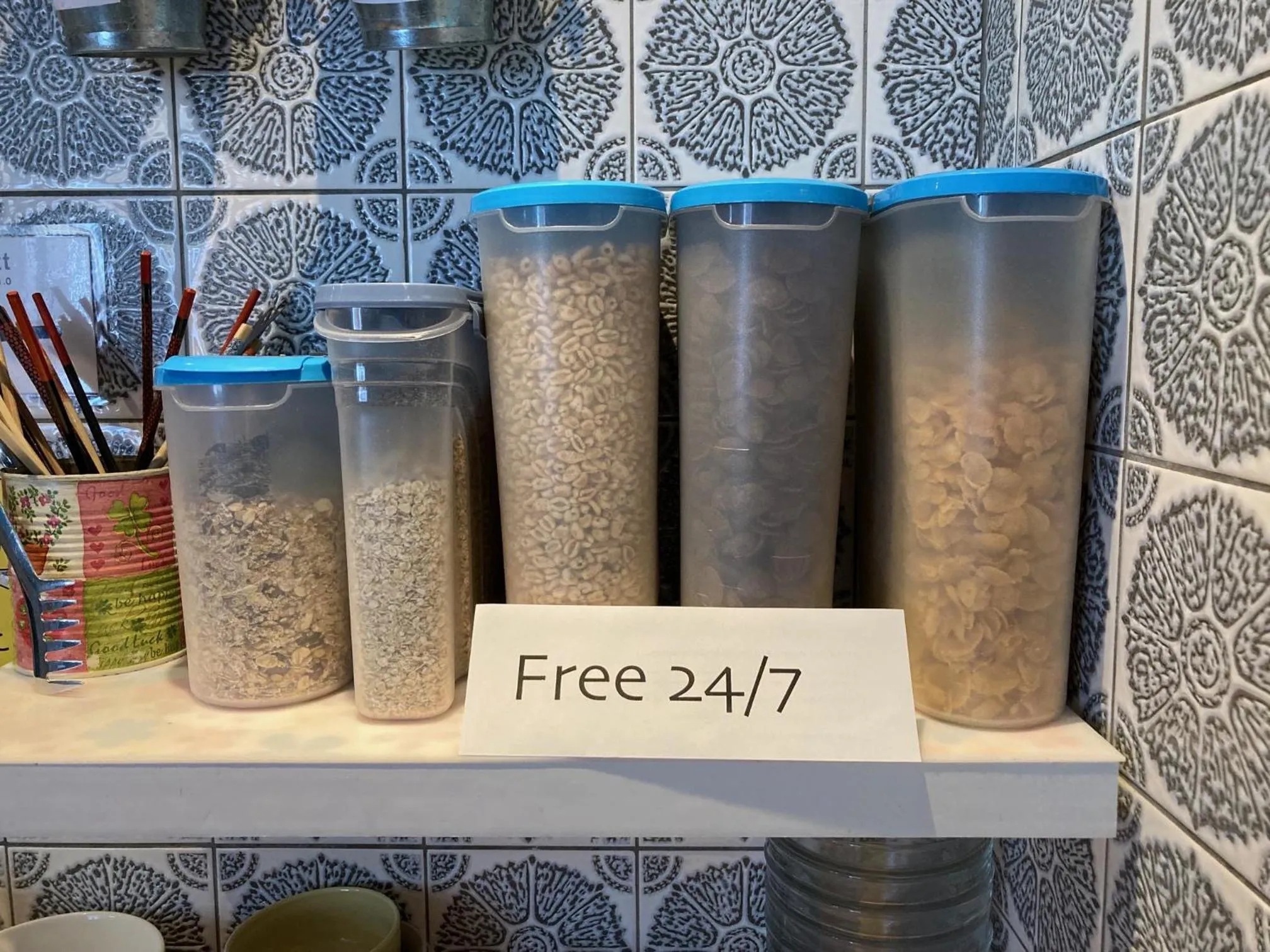 Breakfast in Lotte - The Backpackers