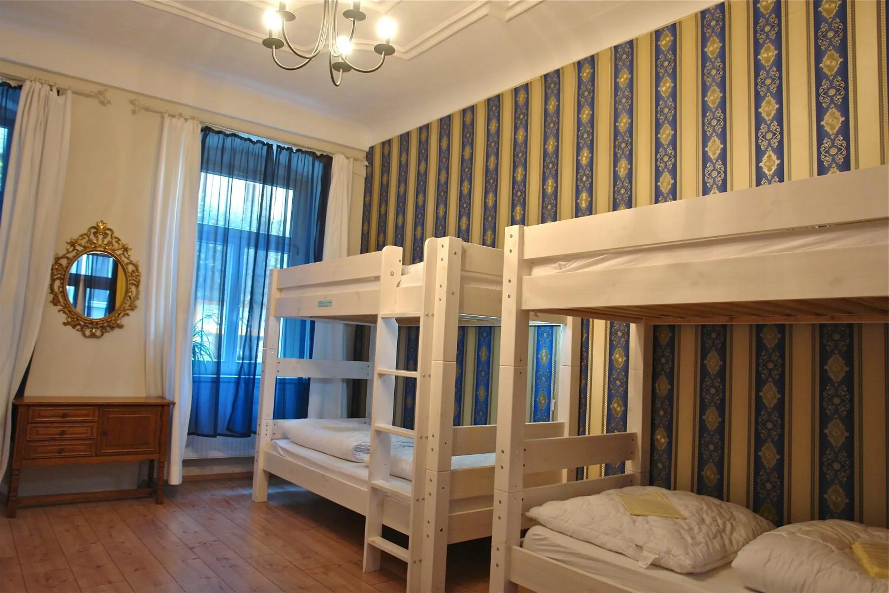 Photo of the whole room, Bed in Lotte - The Backpackers