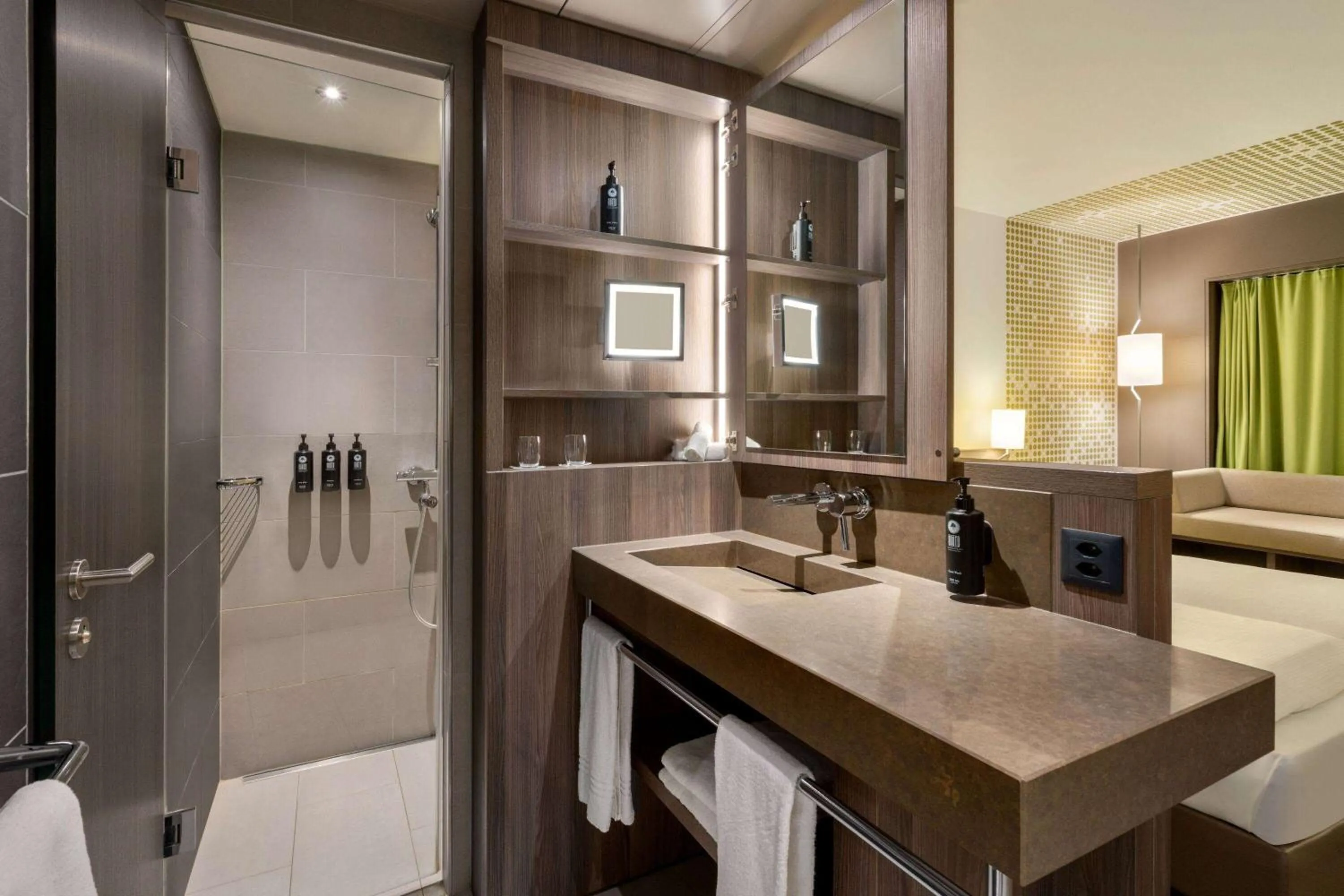 TV and multimedia in Vienna House by Wyndham zur Bleiche Schaffhausen