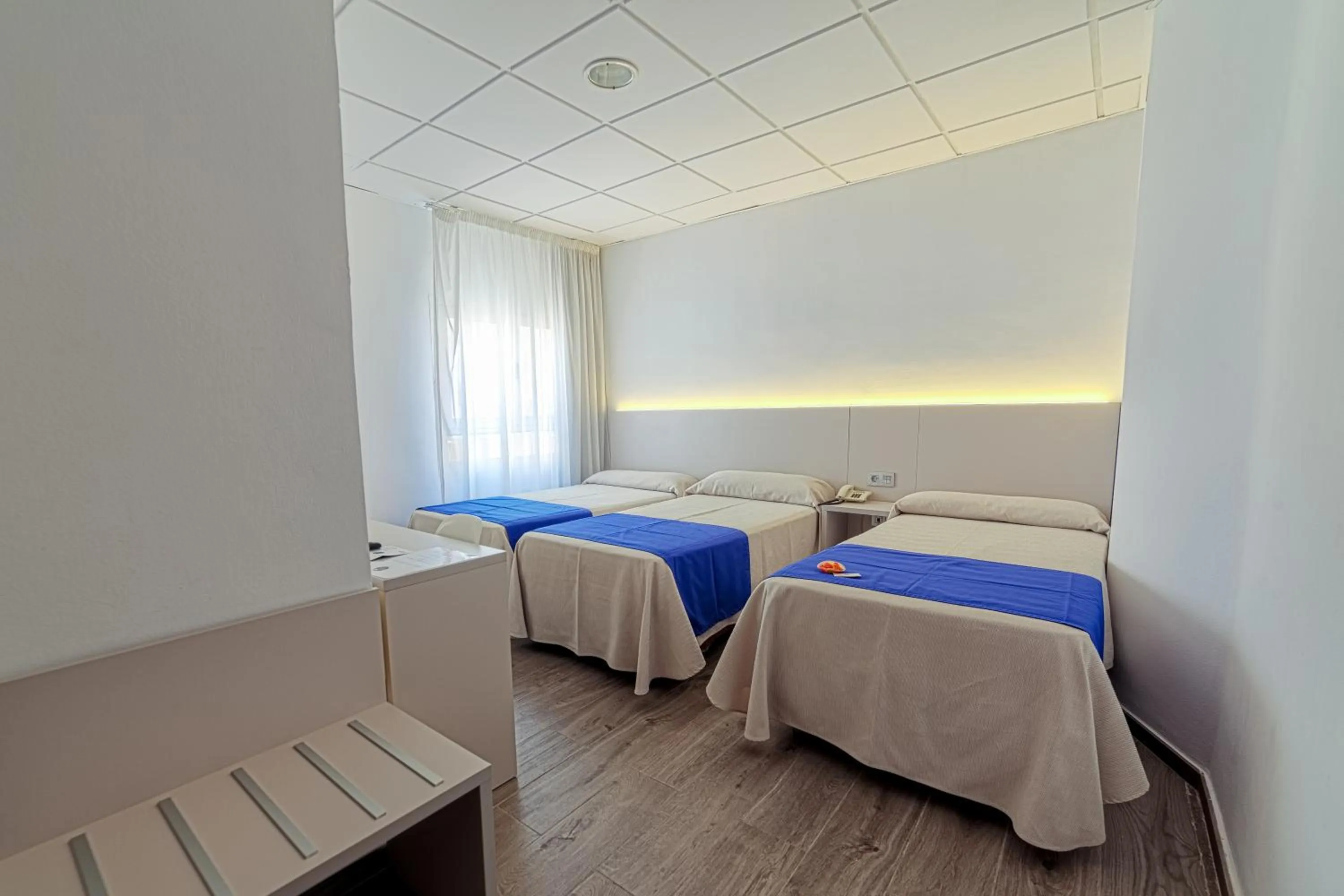 Photo of the whole room, Bed in La Perla