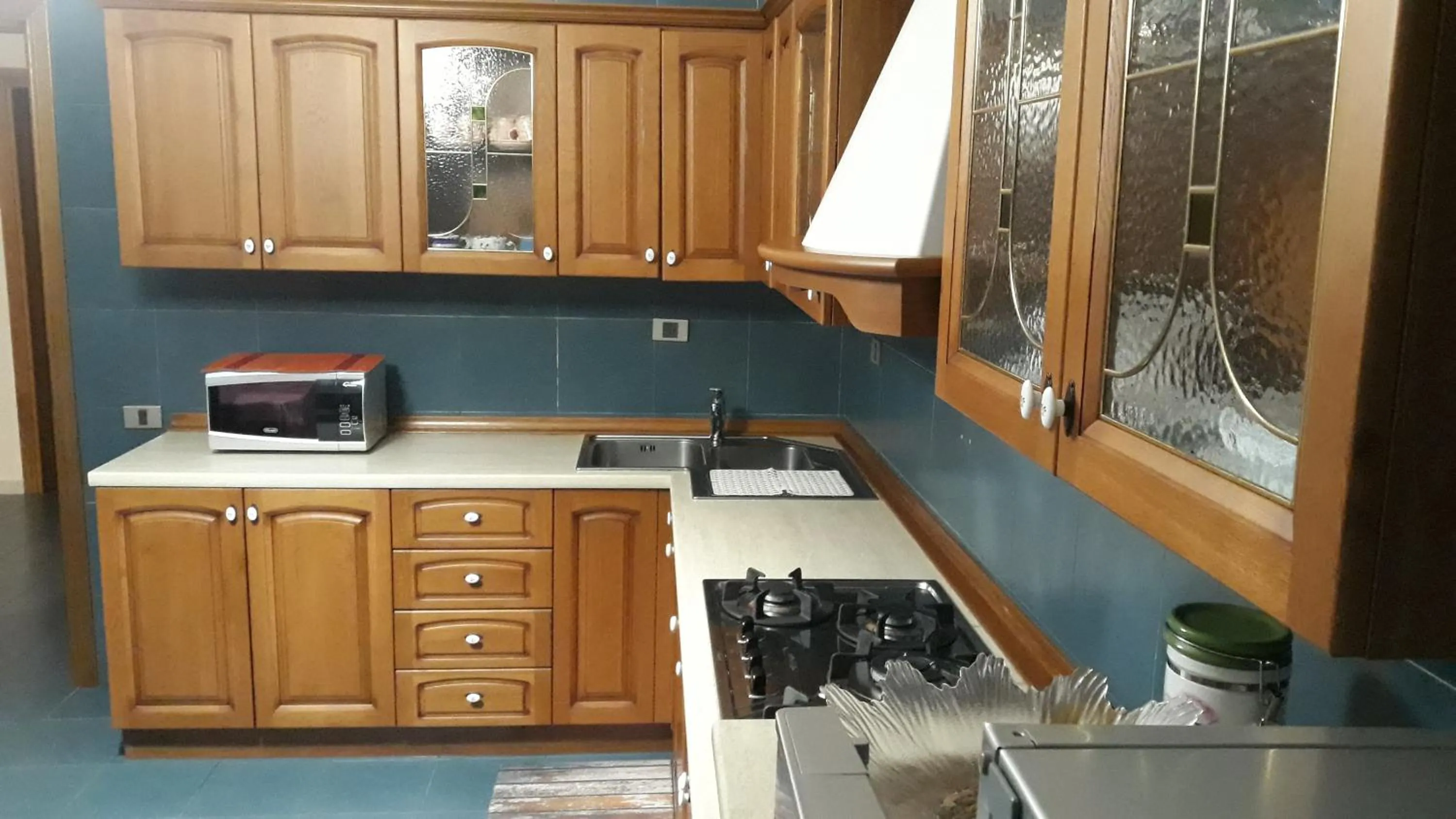 Kitchen or kitchenette in Spazioso appartamento sul lungomare di Nettuno