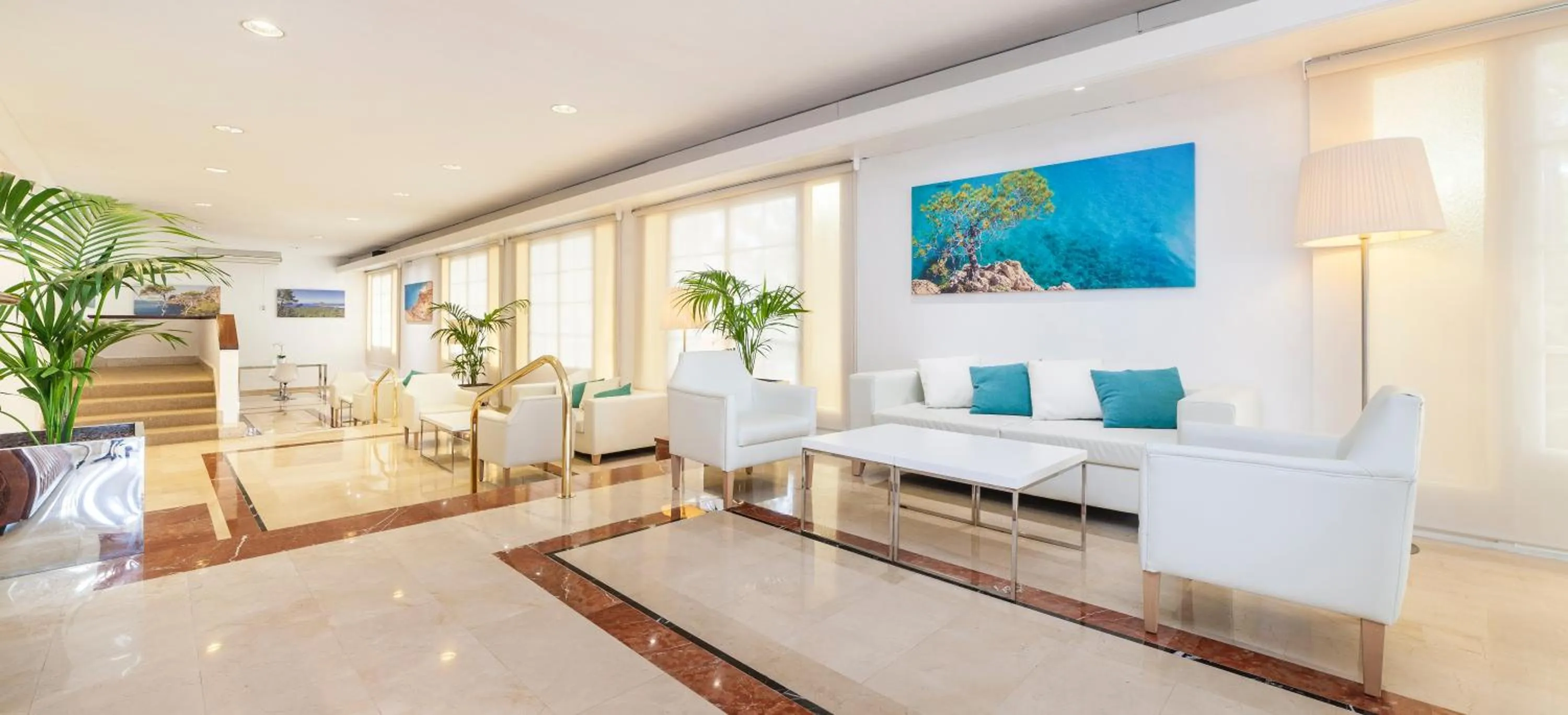 Lobby or reception in Globales Simar