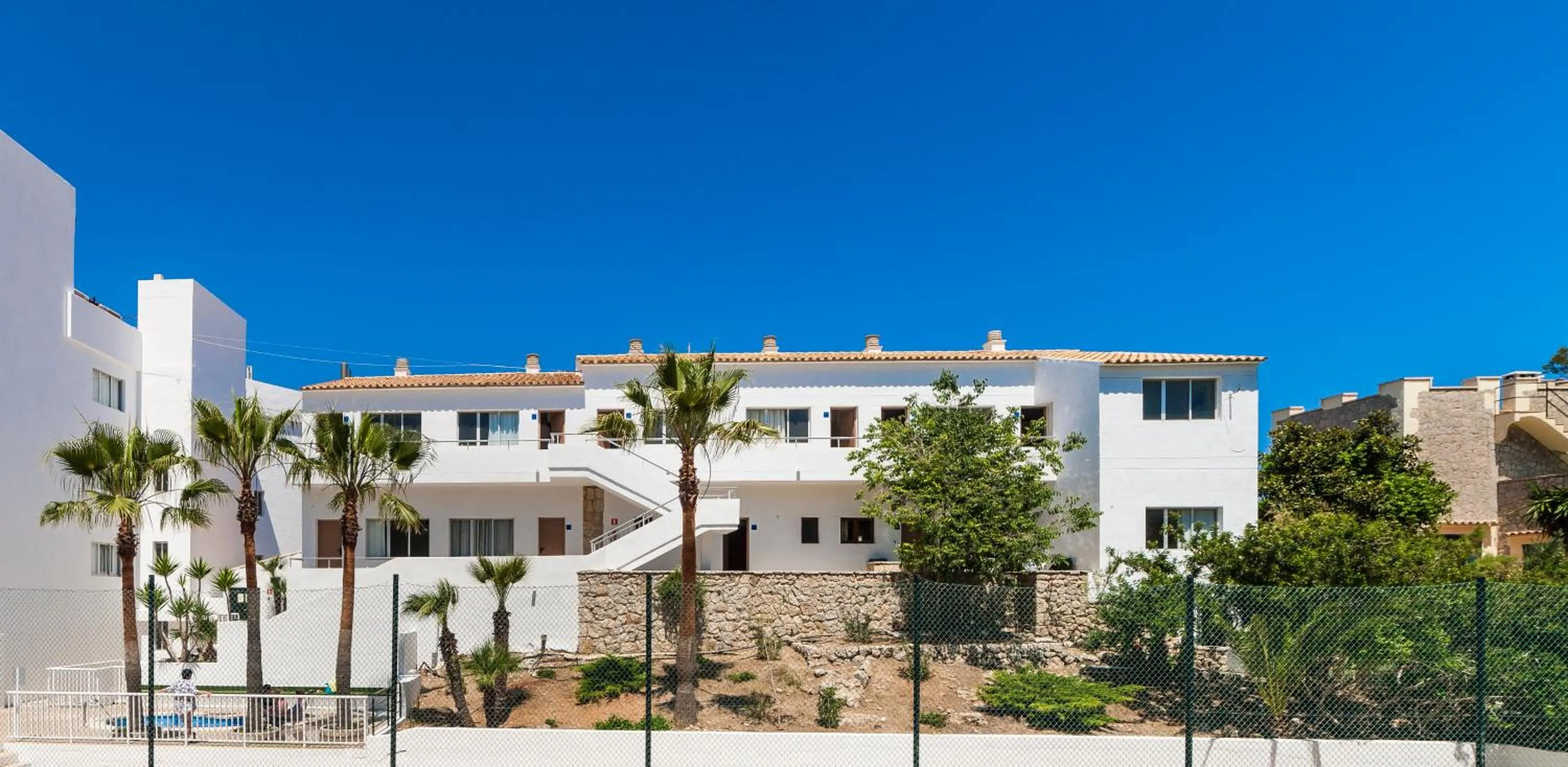 Facade/entrance in Globales Simar