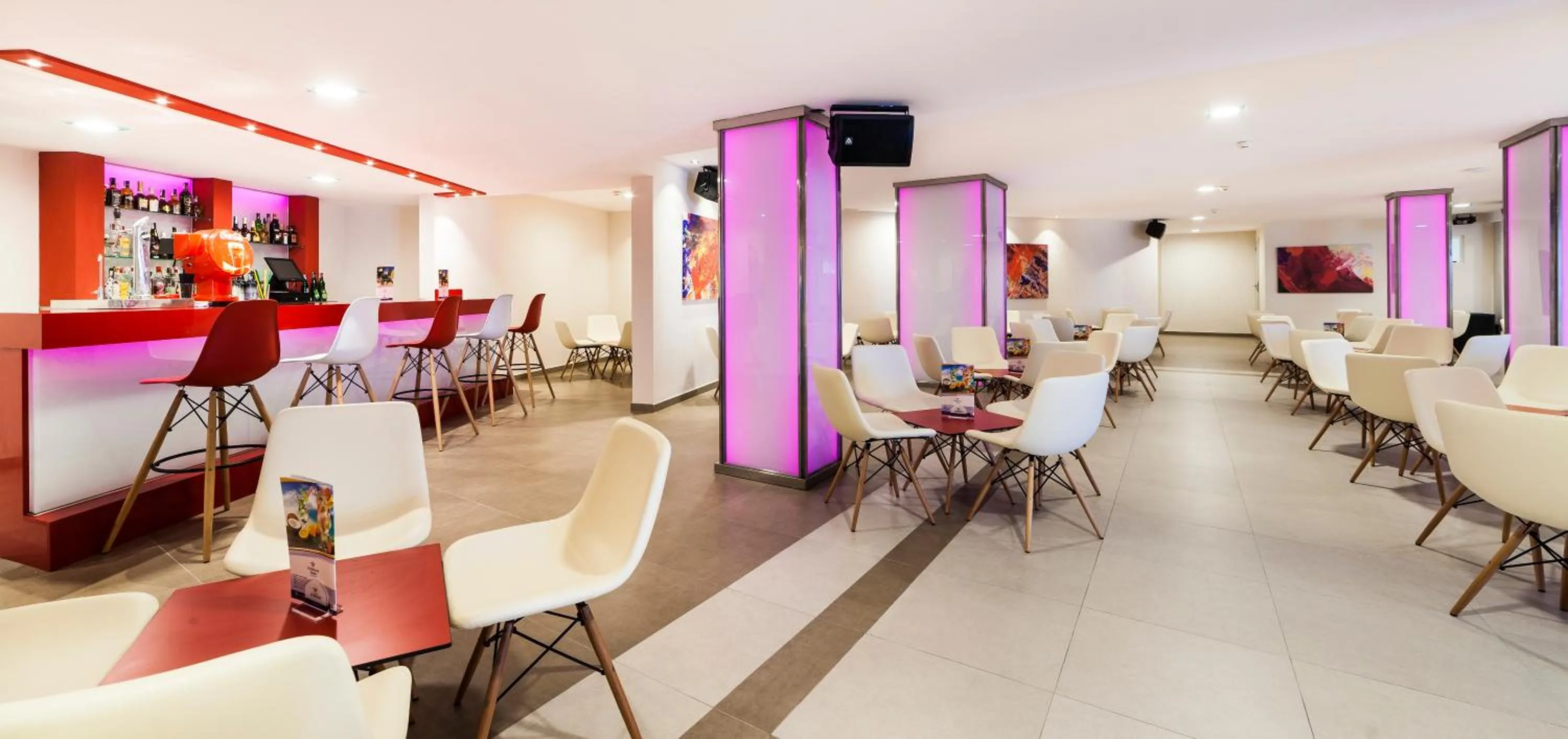 Lounge or bar in Globales Simar