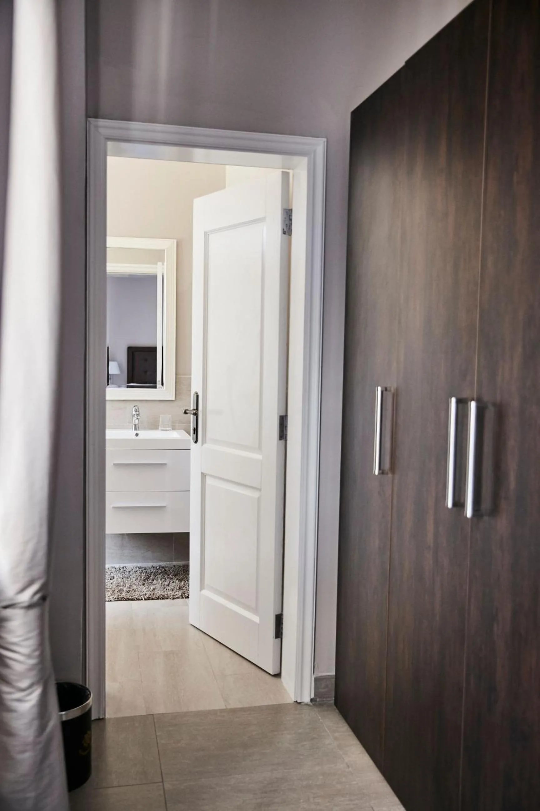 wardrobe in Palacina The Residence & The Suites