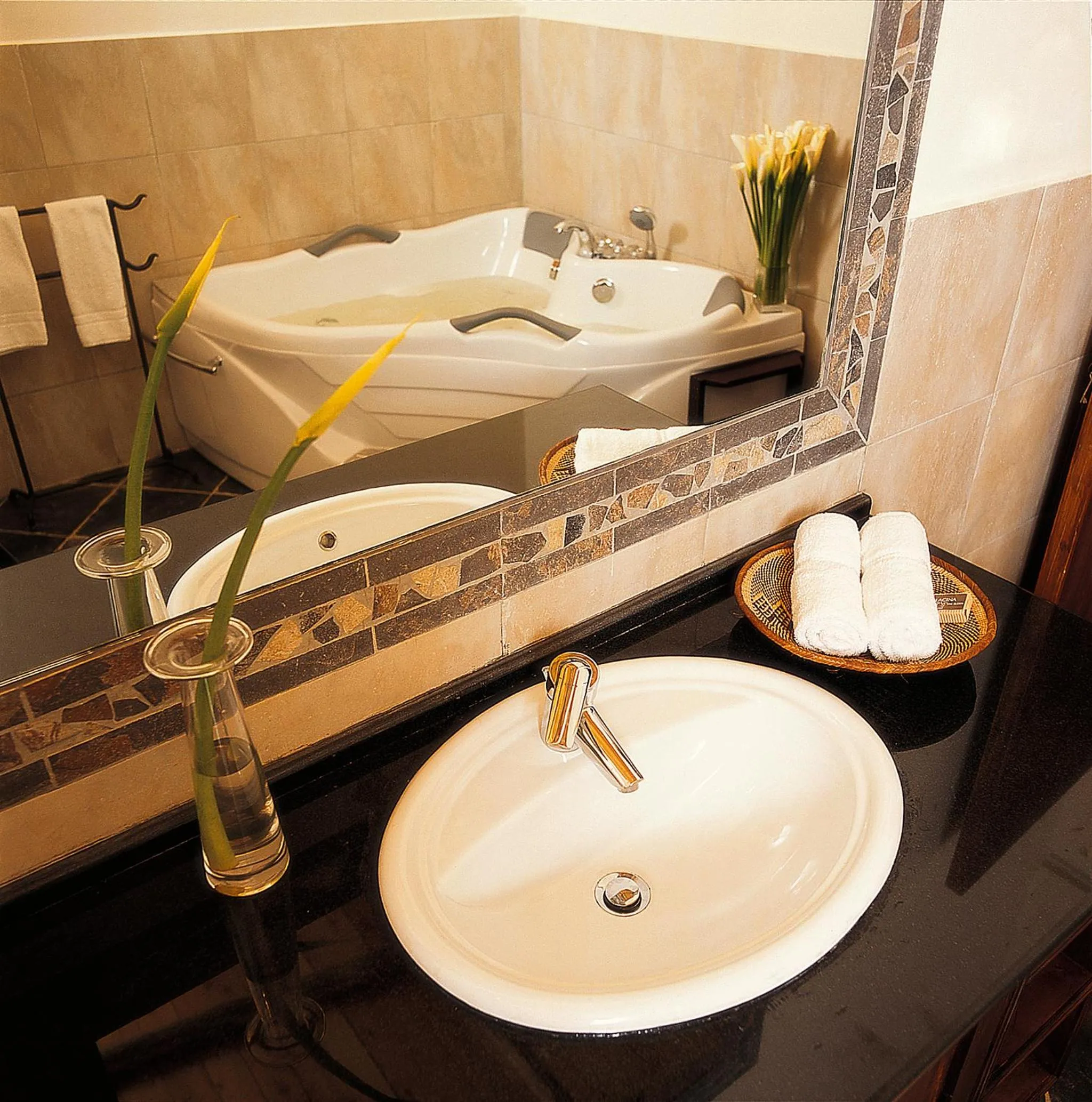 Bathroom, Bed in Palacina The Residence & The Suites