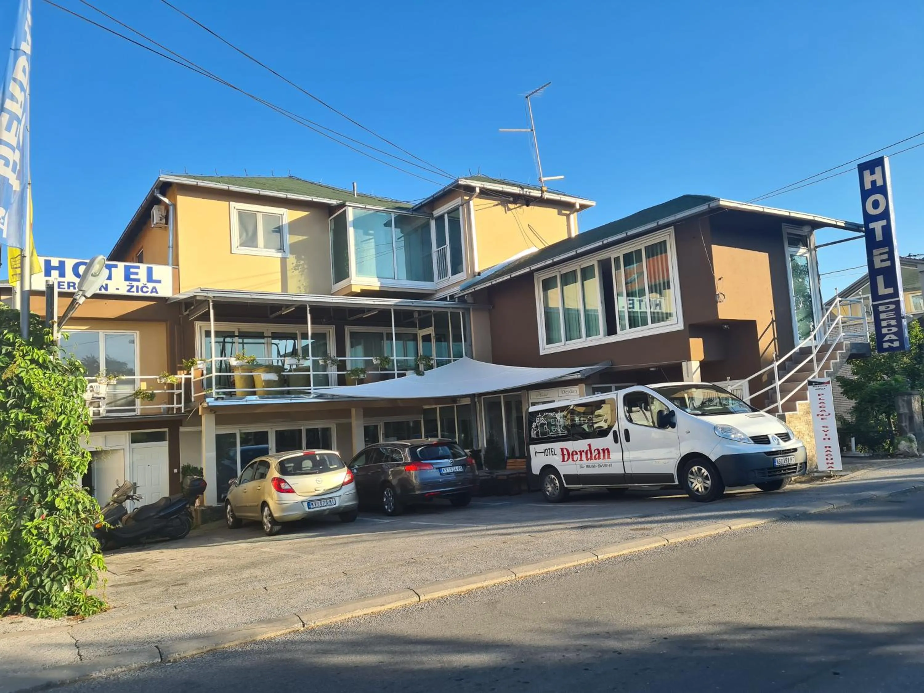 Property building in Hotel Djerdan