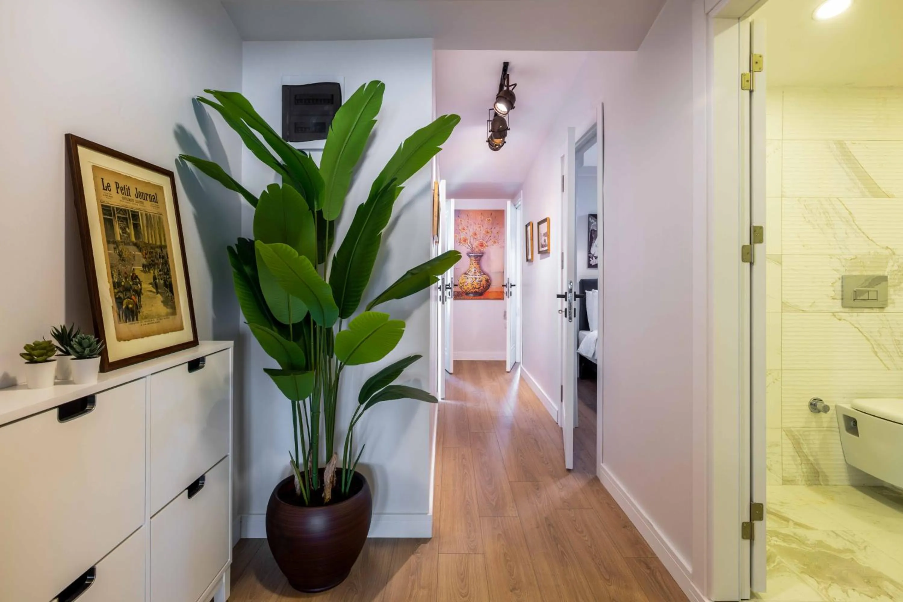 Decorative detail in Monnas Suite