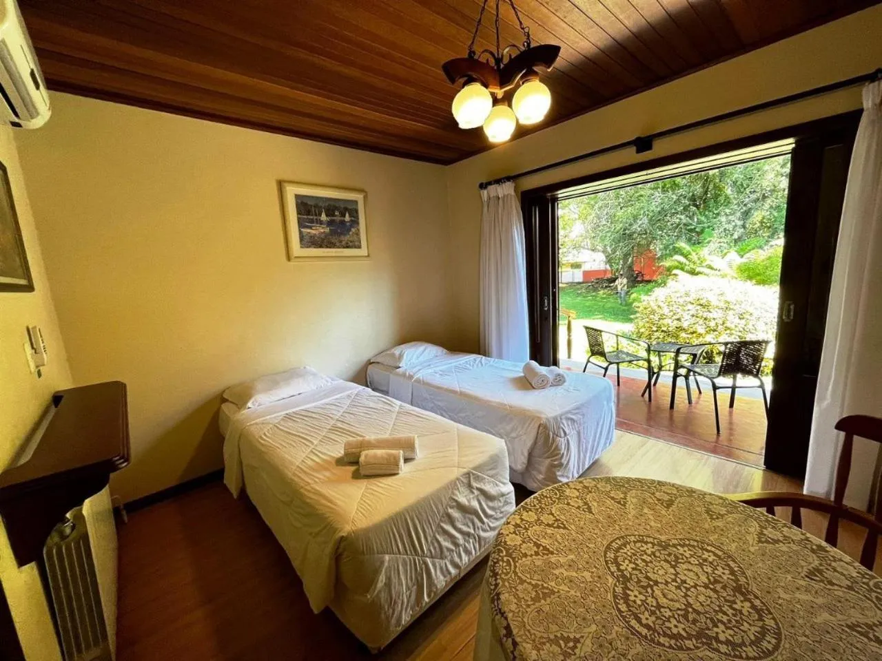 Living room, Bed in Natur Hotel - 700m da Rua Coberta