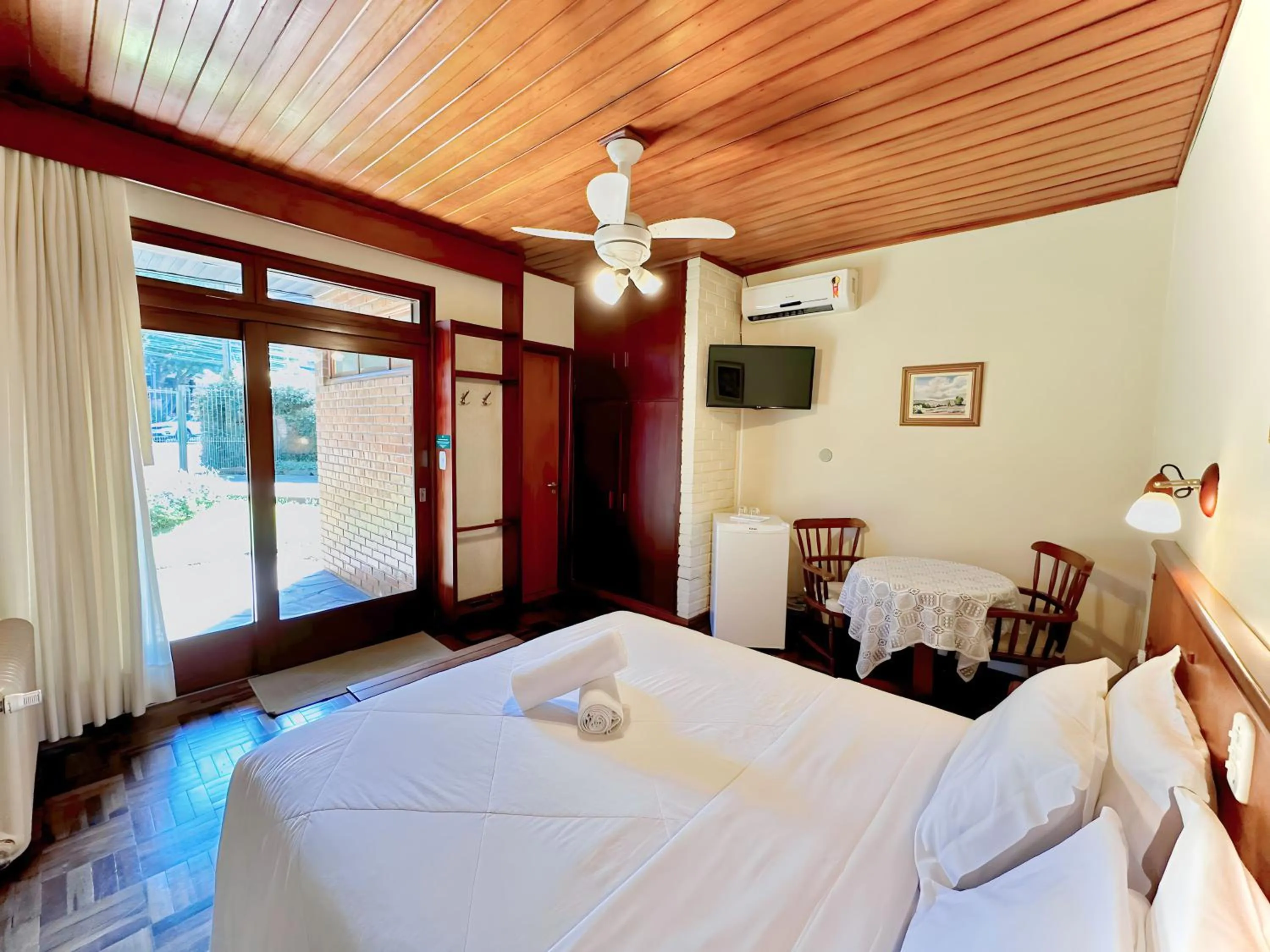 Bedroom, Bed in Natur Hotel - 700m da Rua Coberta