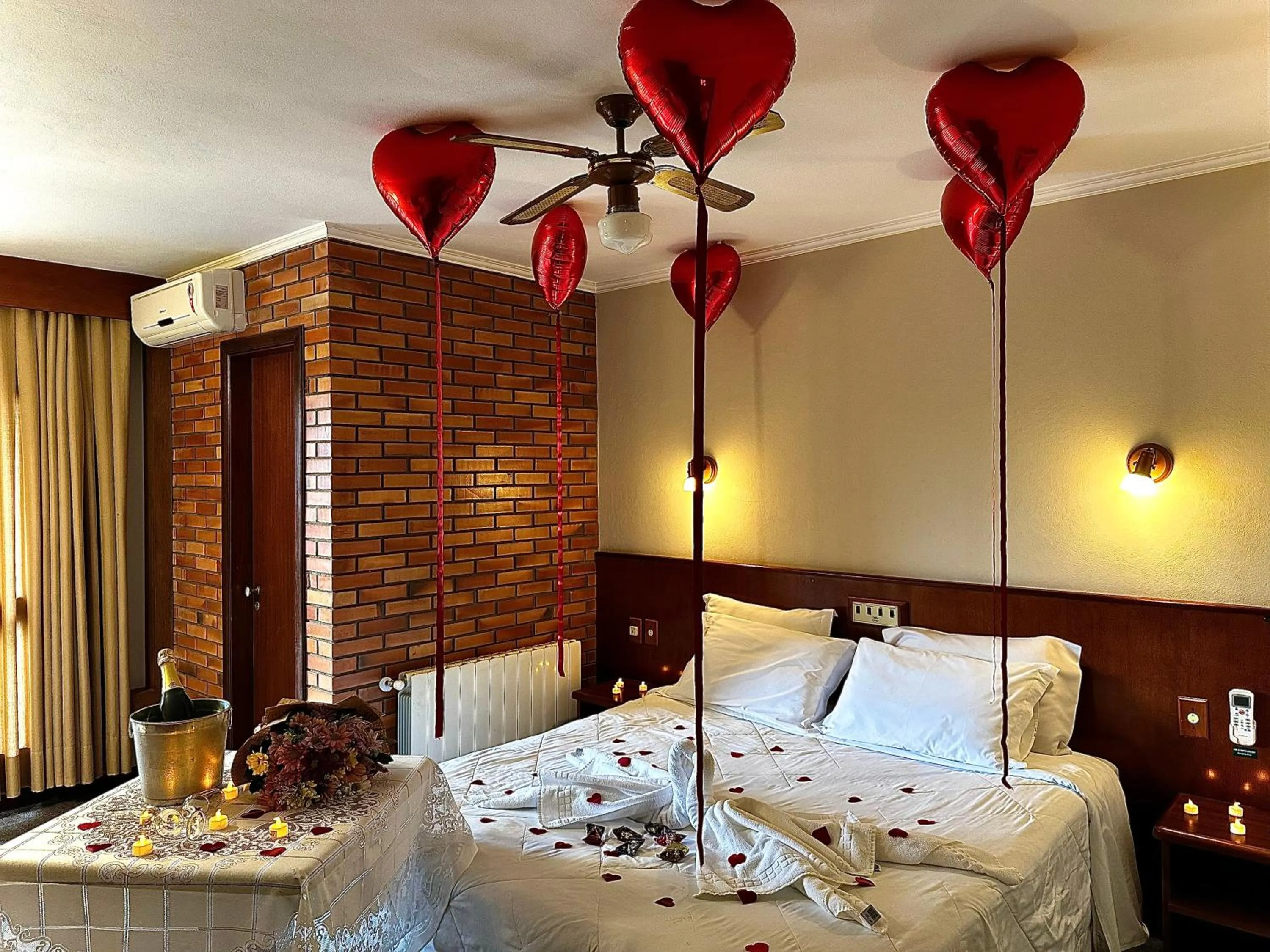 Food and drinks, Bed in Natur Hotel - 700m da Rua Coberta