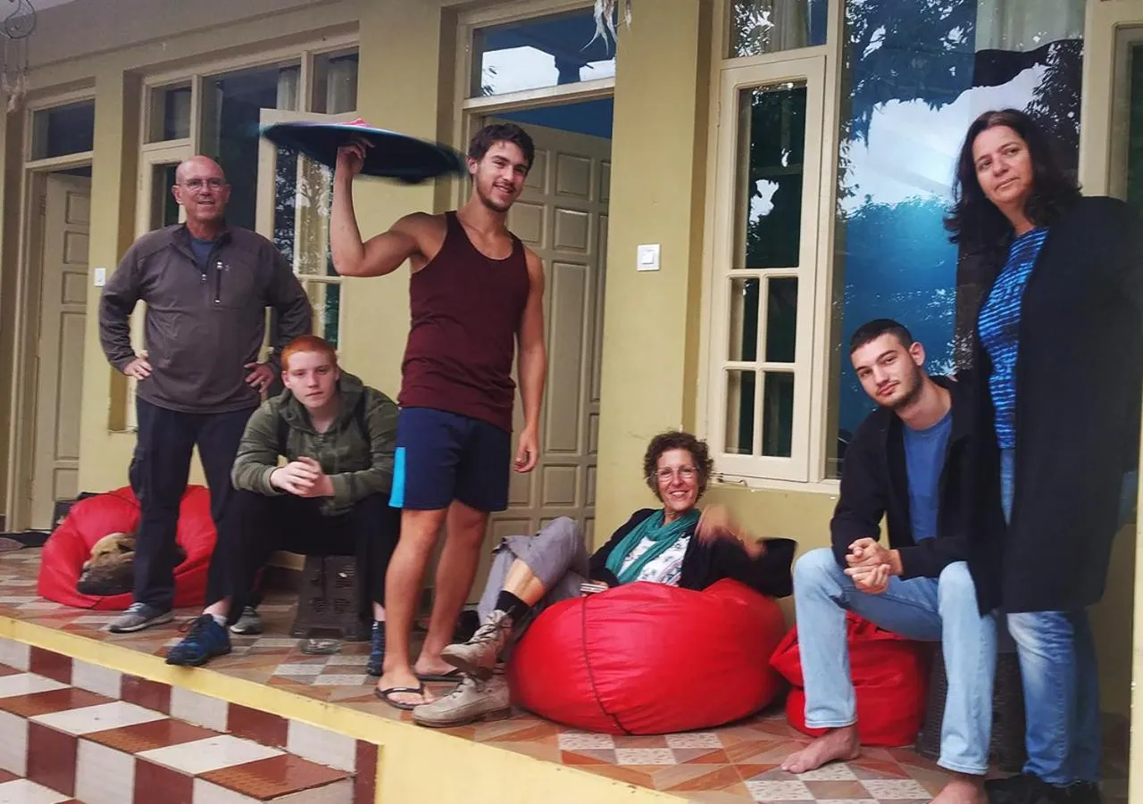 People in The Unmad - Dharamkot