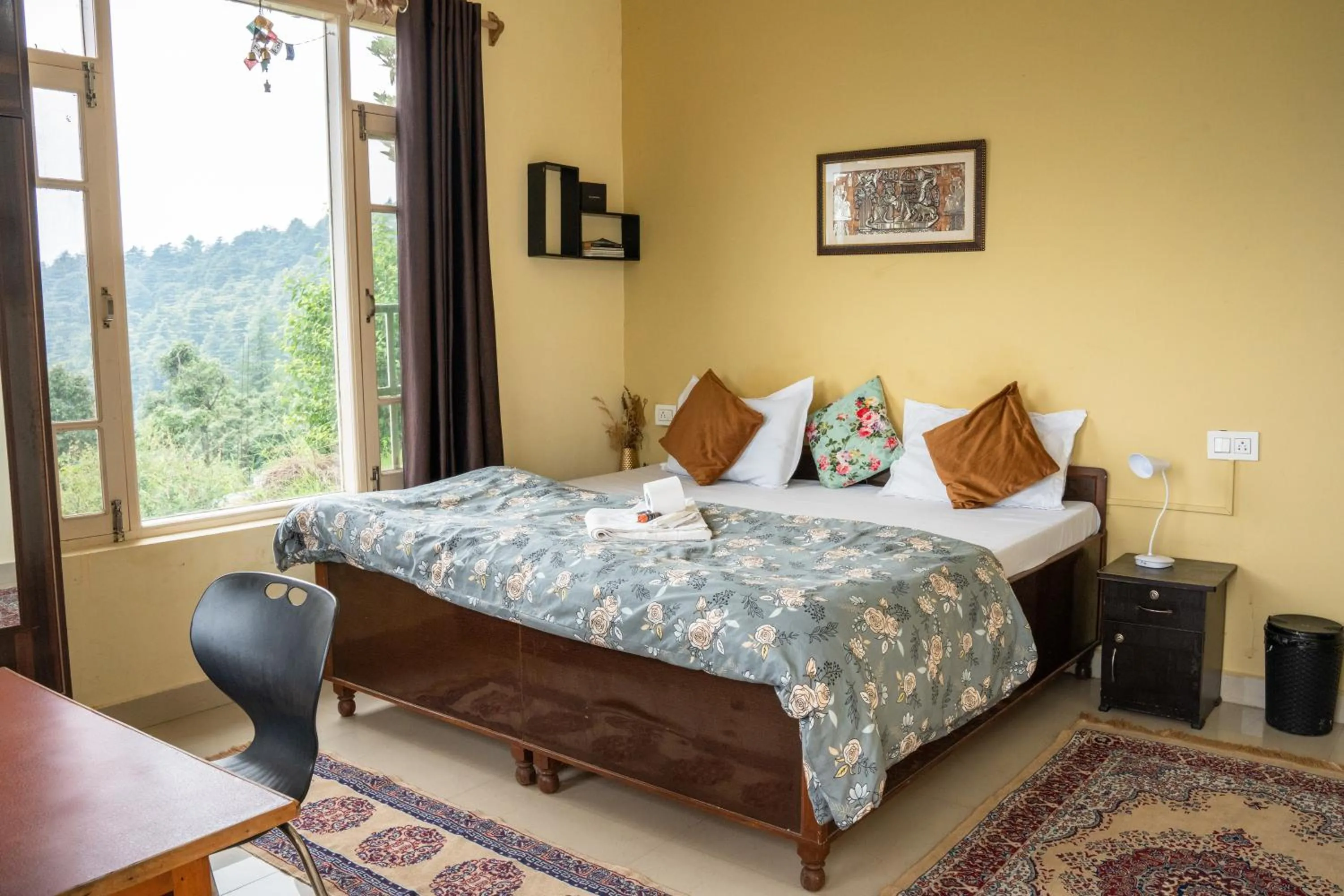 Photo of the whole room, Bed in The Unmad - Dharamkot