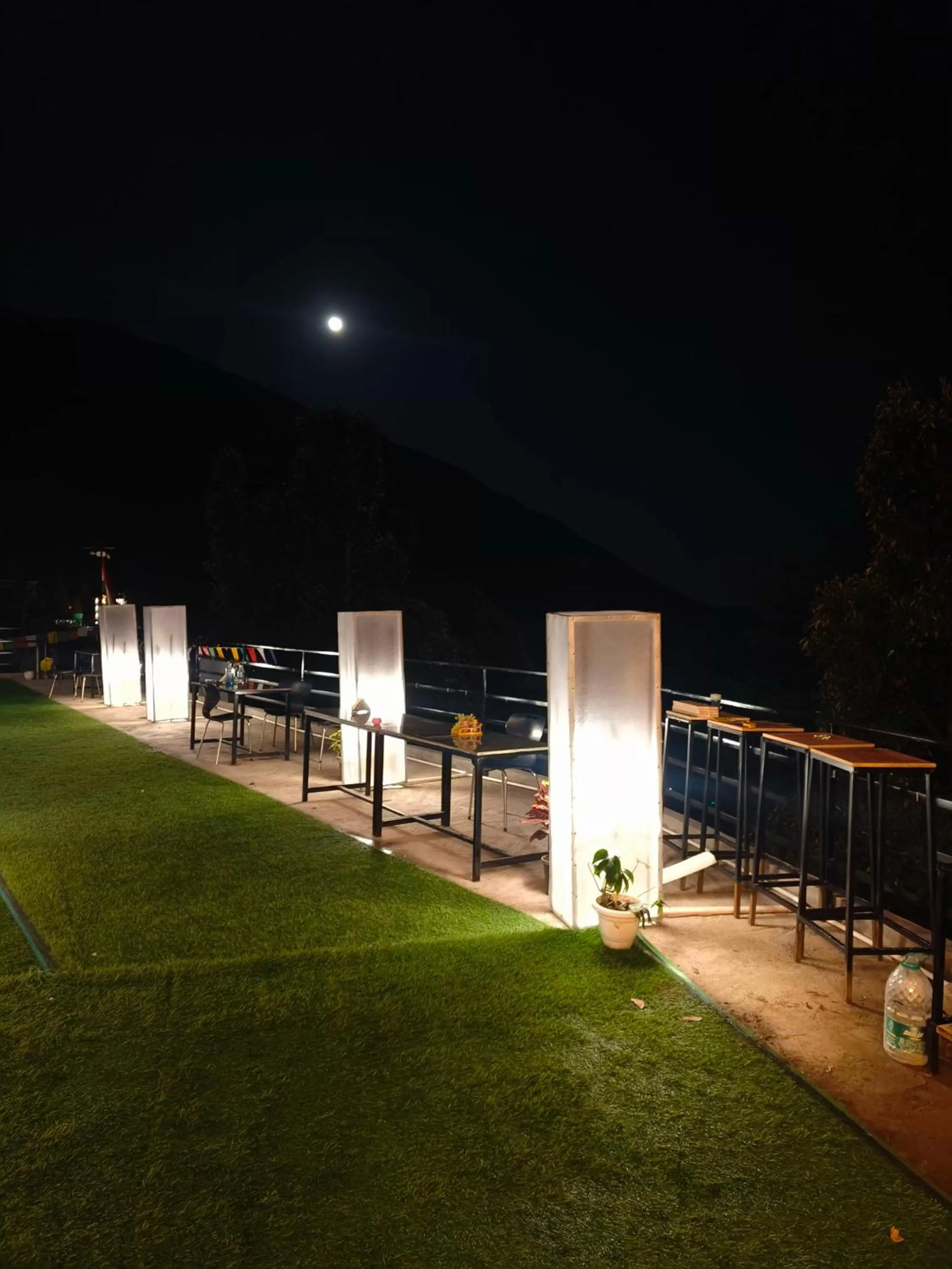 Restaurant/places to eat in The Unmad - Dharamkot