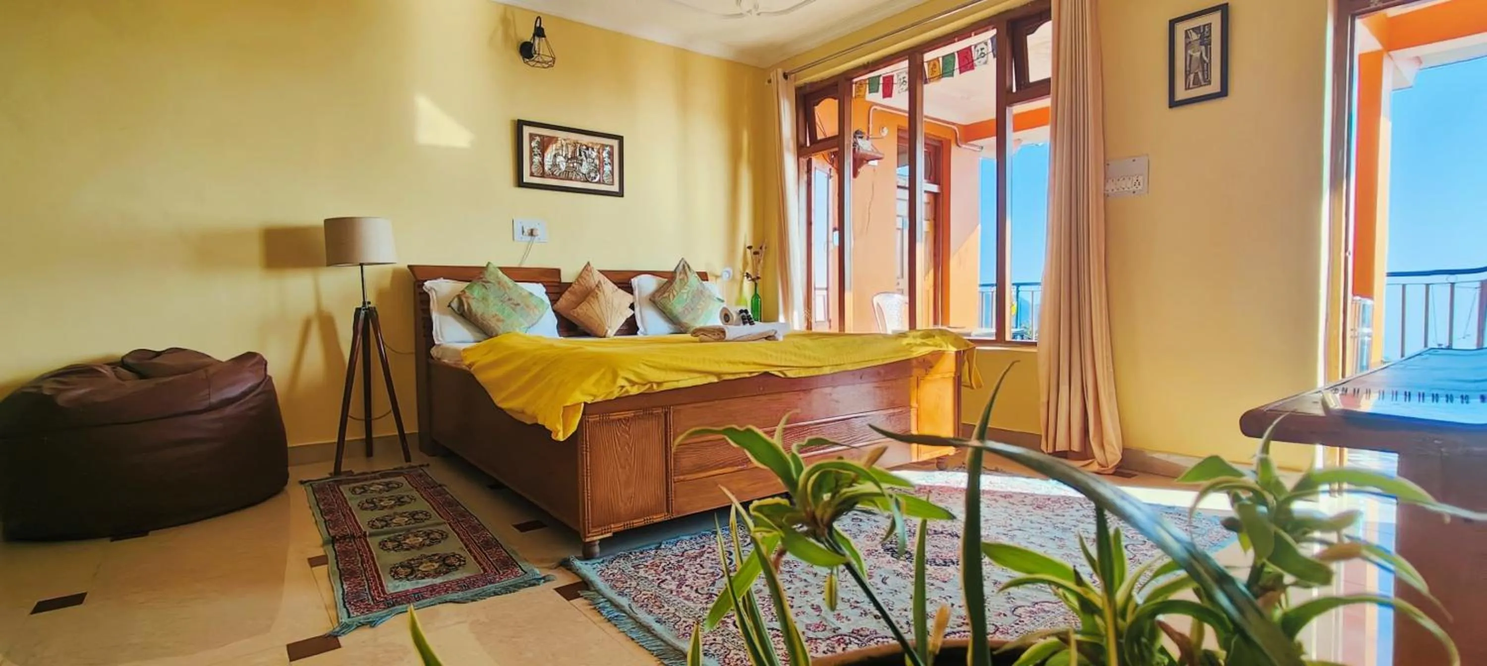 Photo of the whole room, Bed in The Unmad - Dharamkot