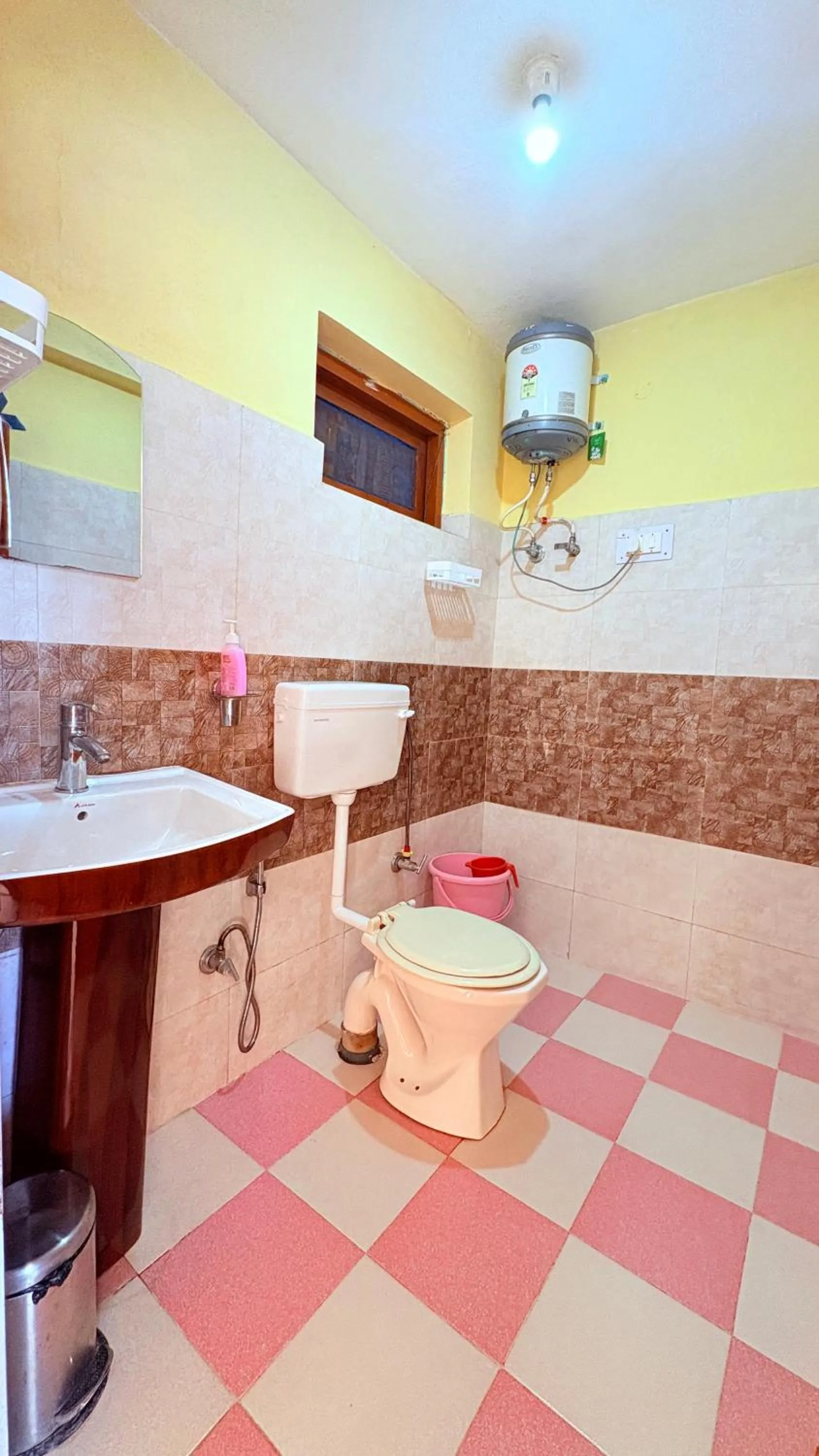 Toilet in The Unmad - Dharamkot