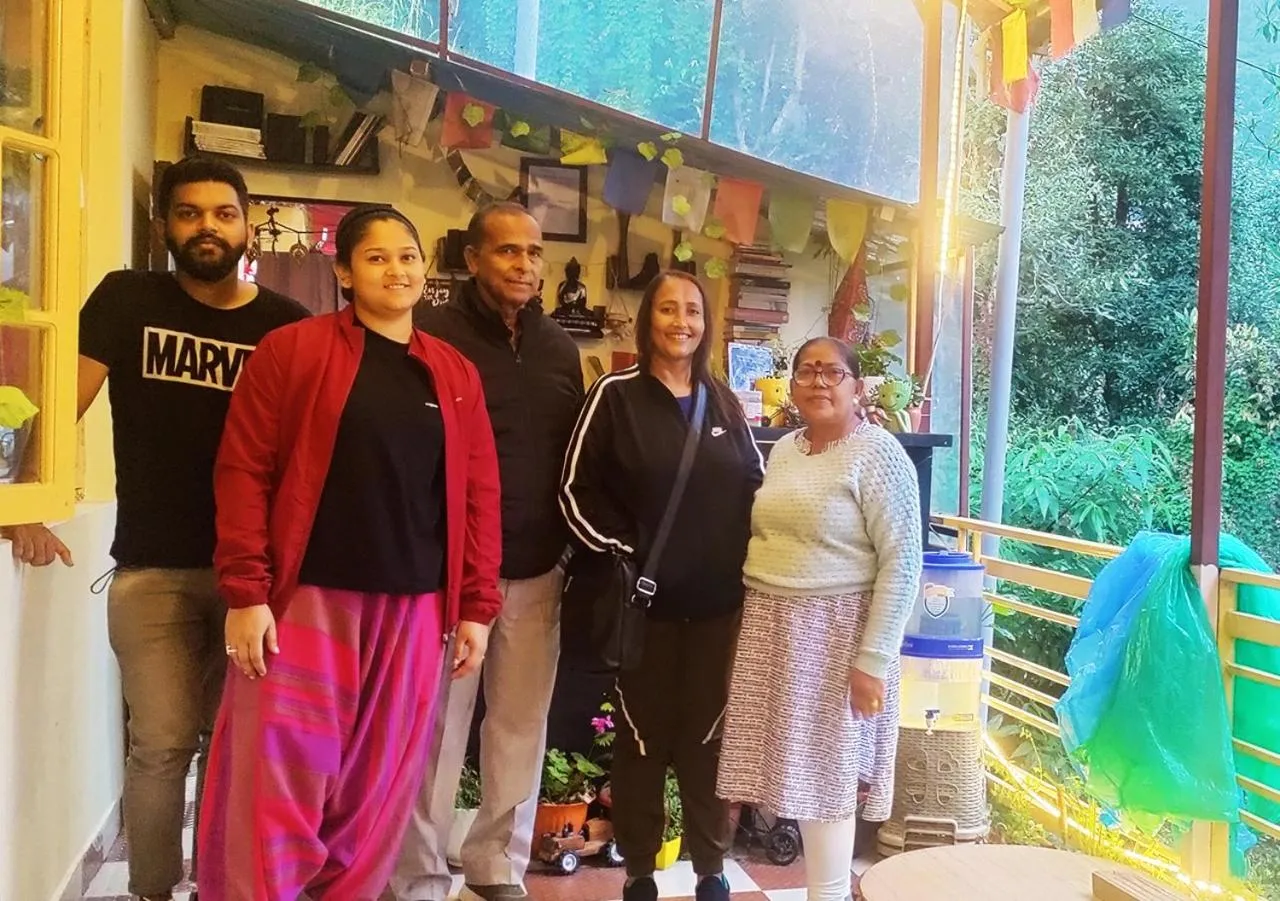 People in The Unmad - Dharamkot