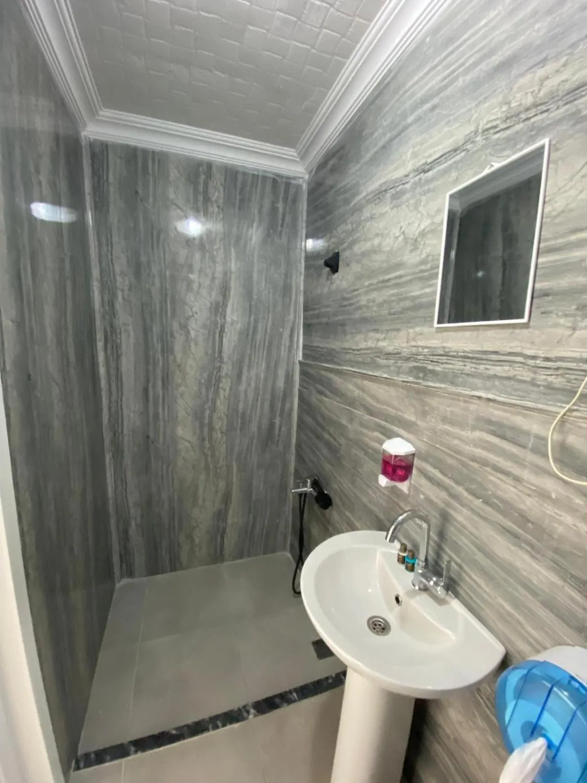 Shower in Retro Suites