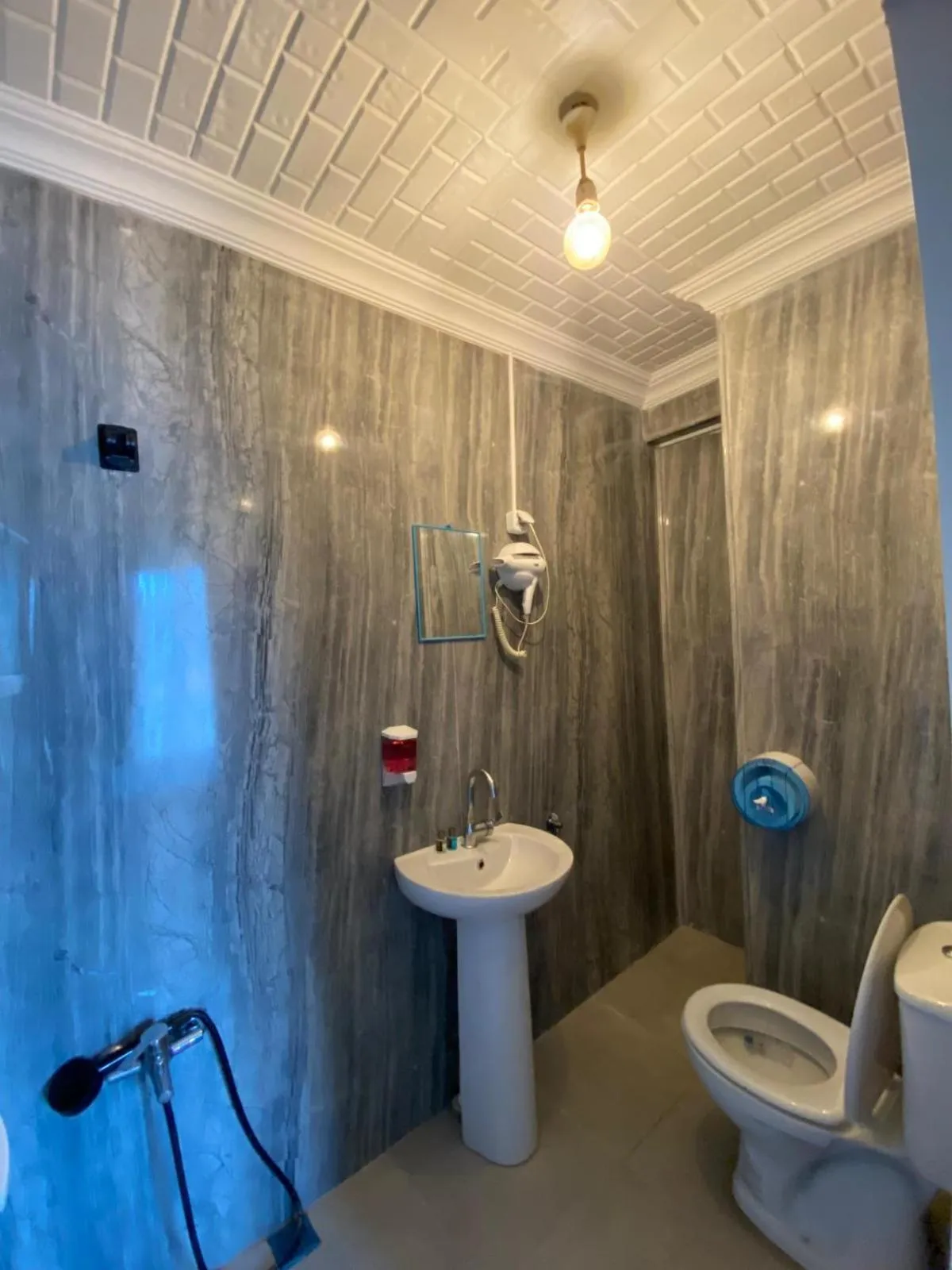 Shower in Retro Suites