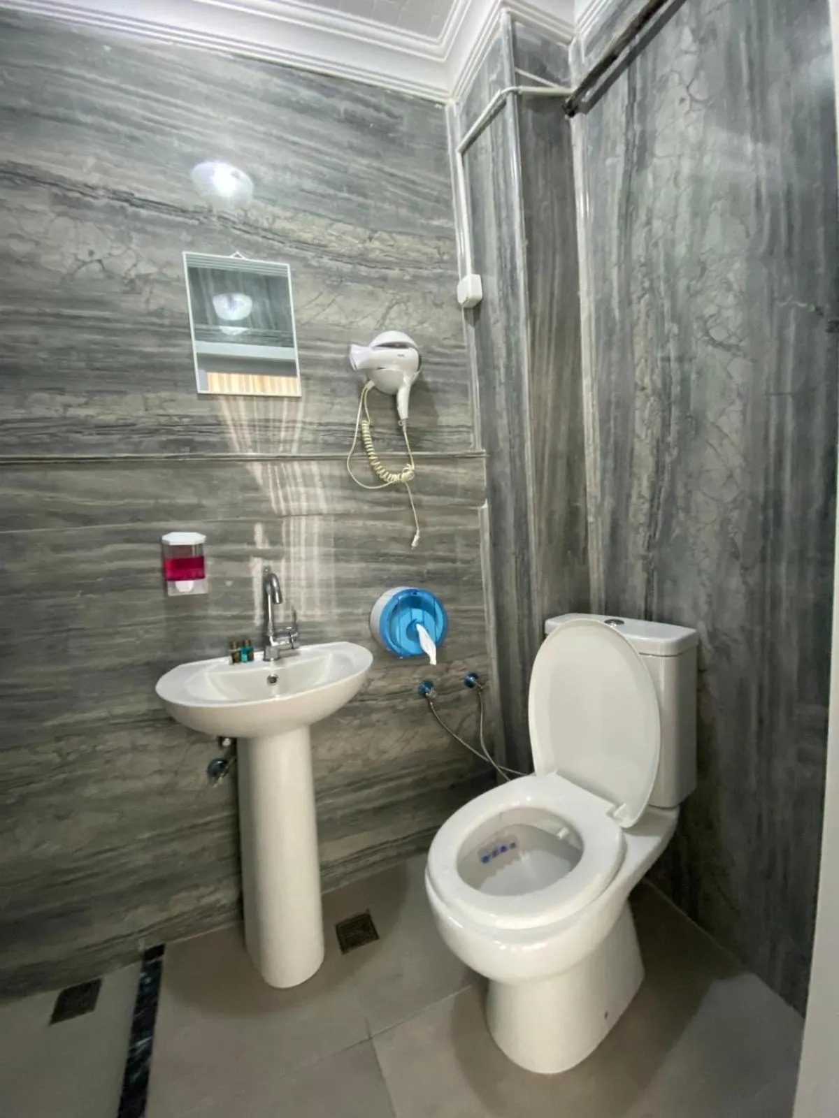 Shower in Retro Suites